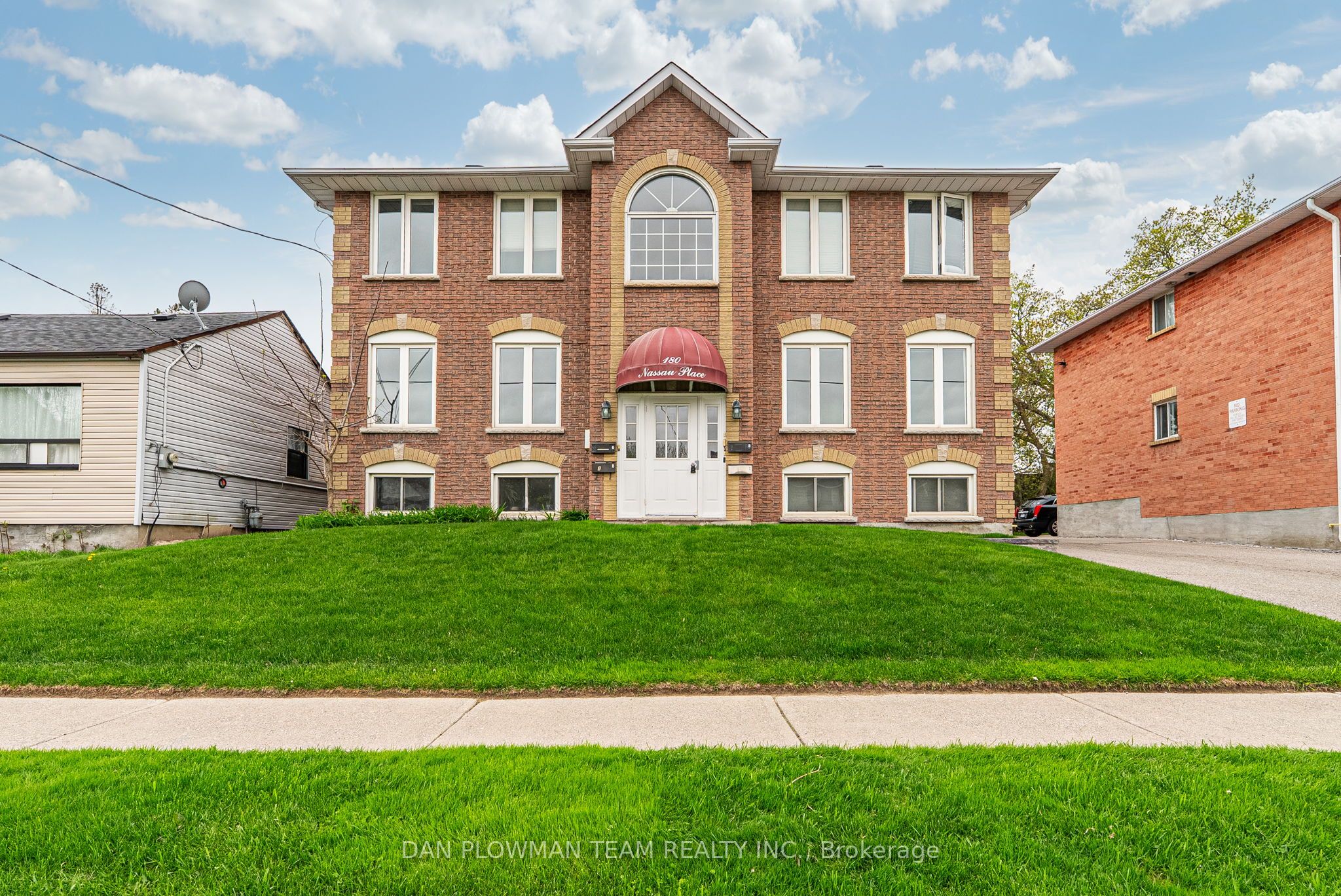 180 Nassau Street, Oshawa, ON L1J 4A5 photo 3