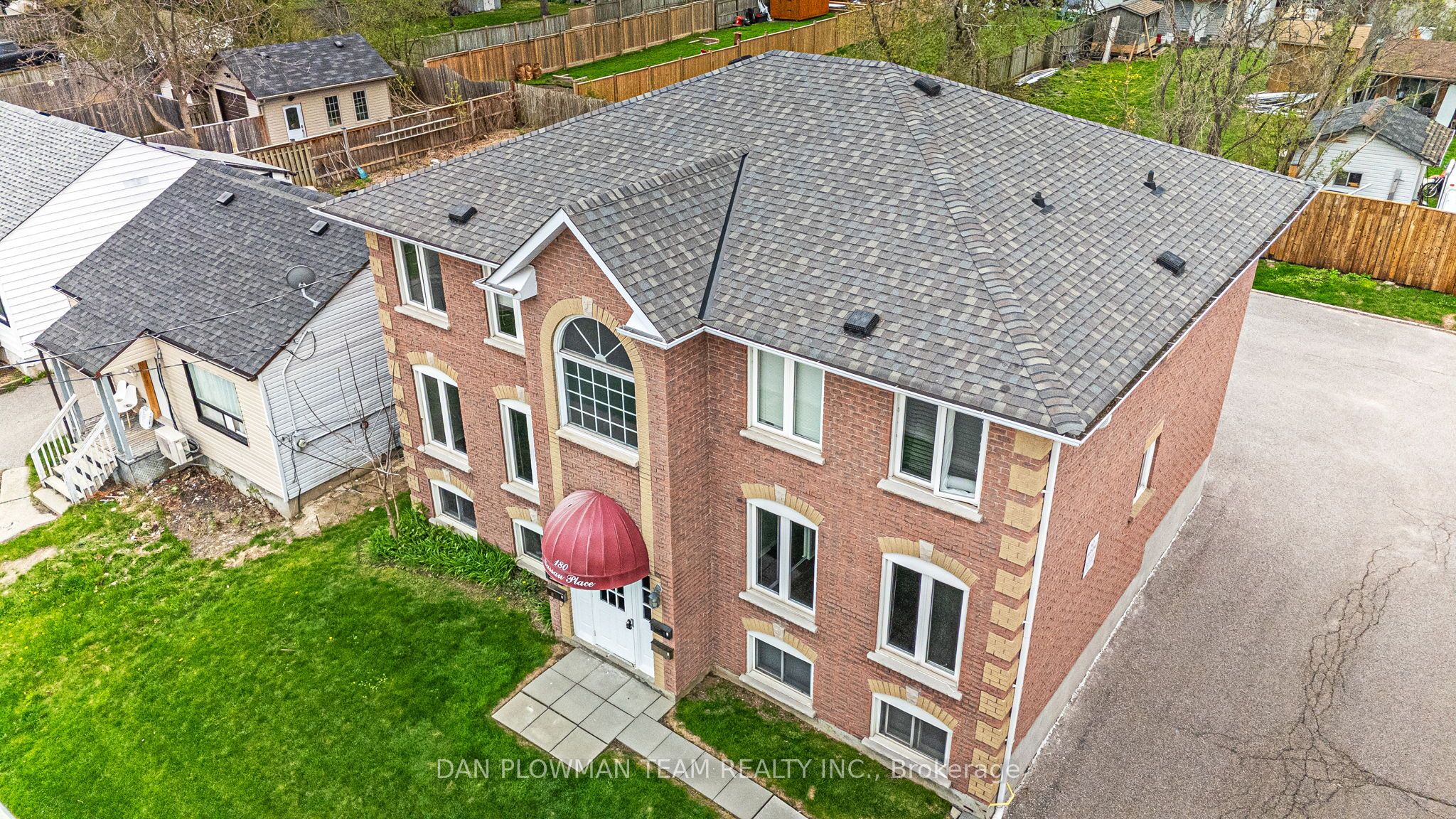 180 Nassau Street, Oshawa, ON L1J 4A5 photo 5