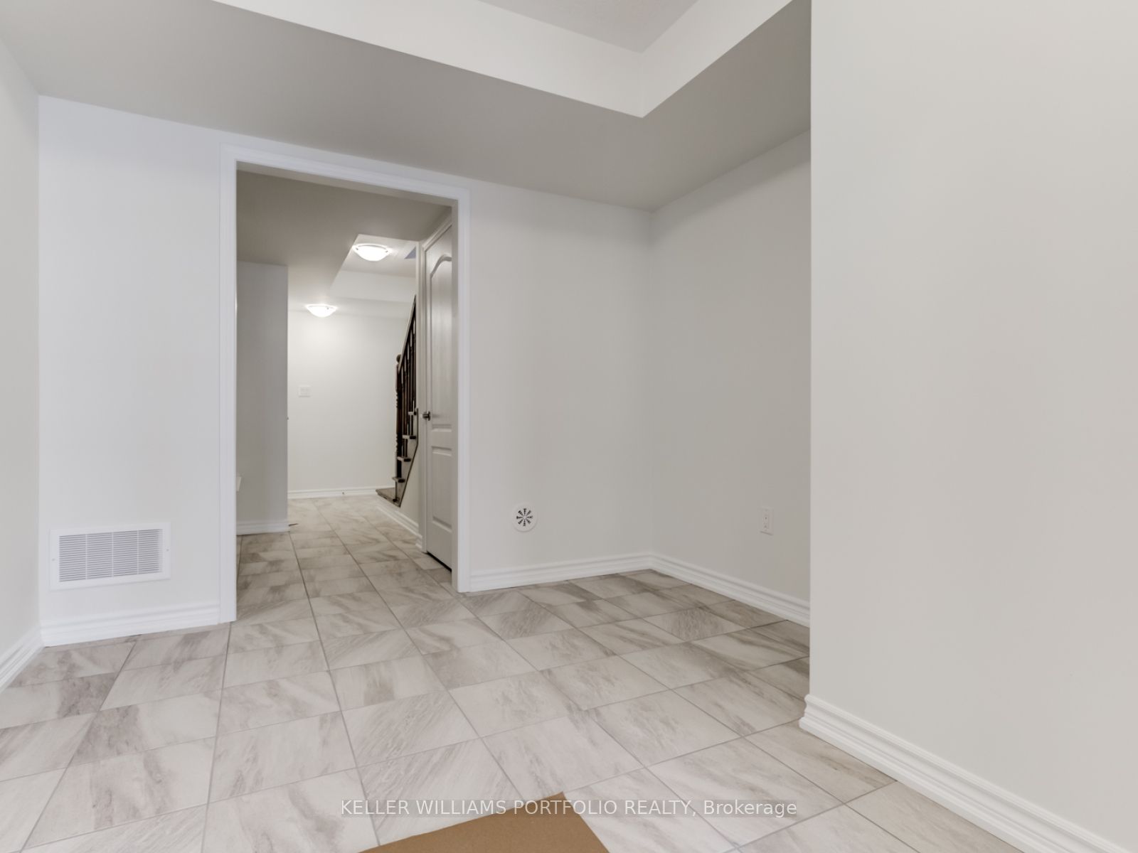 7 Bluegill Crescent, Whitby, ON L1P 0E4 photo 3