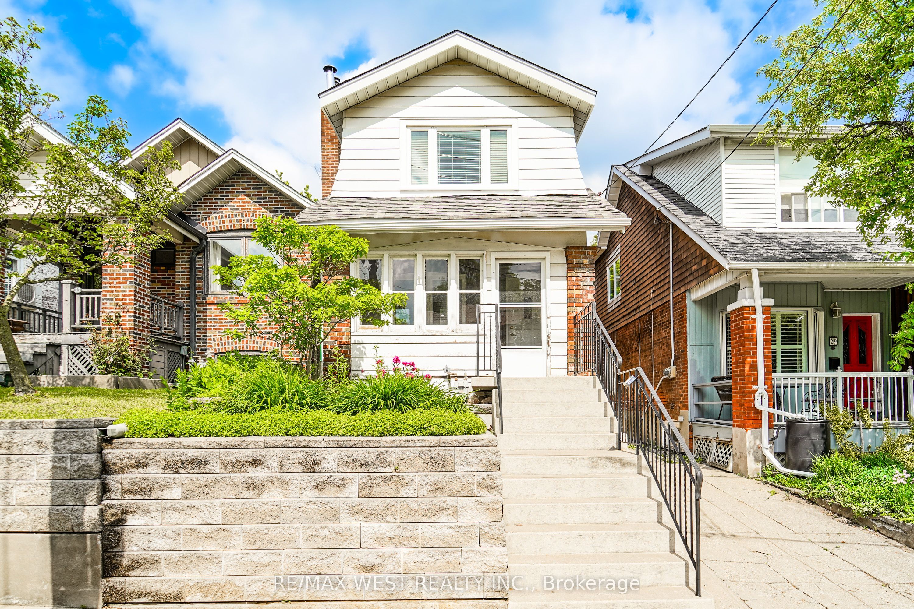 31 Woodmount Avenue, Toronto, ON M4C 3X6
