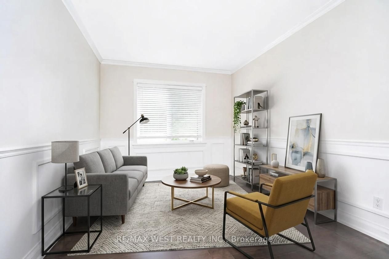 31 Woodmount Avenue, Toronto, ON M4C 3X6 photo 5