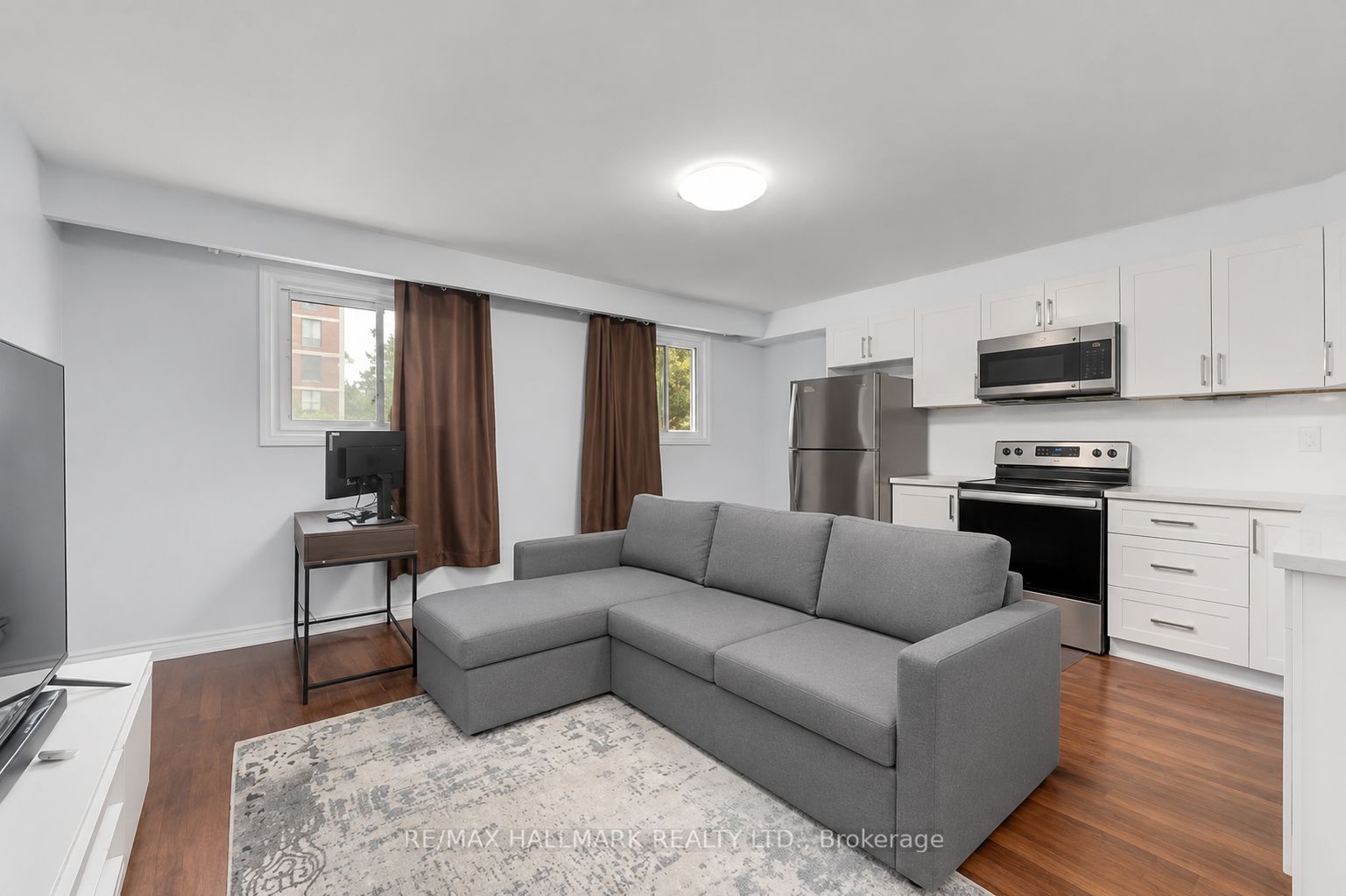 82 Halsey Avenue 3, Toronto, ON M4B 1A9 photo 3