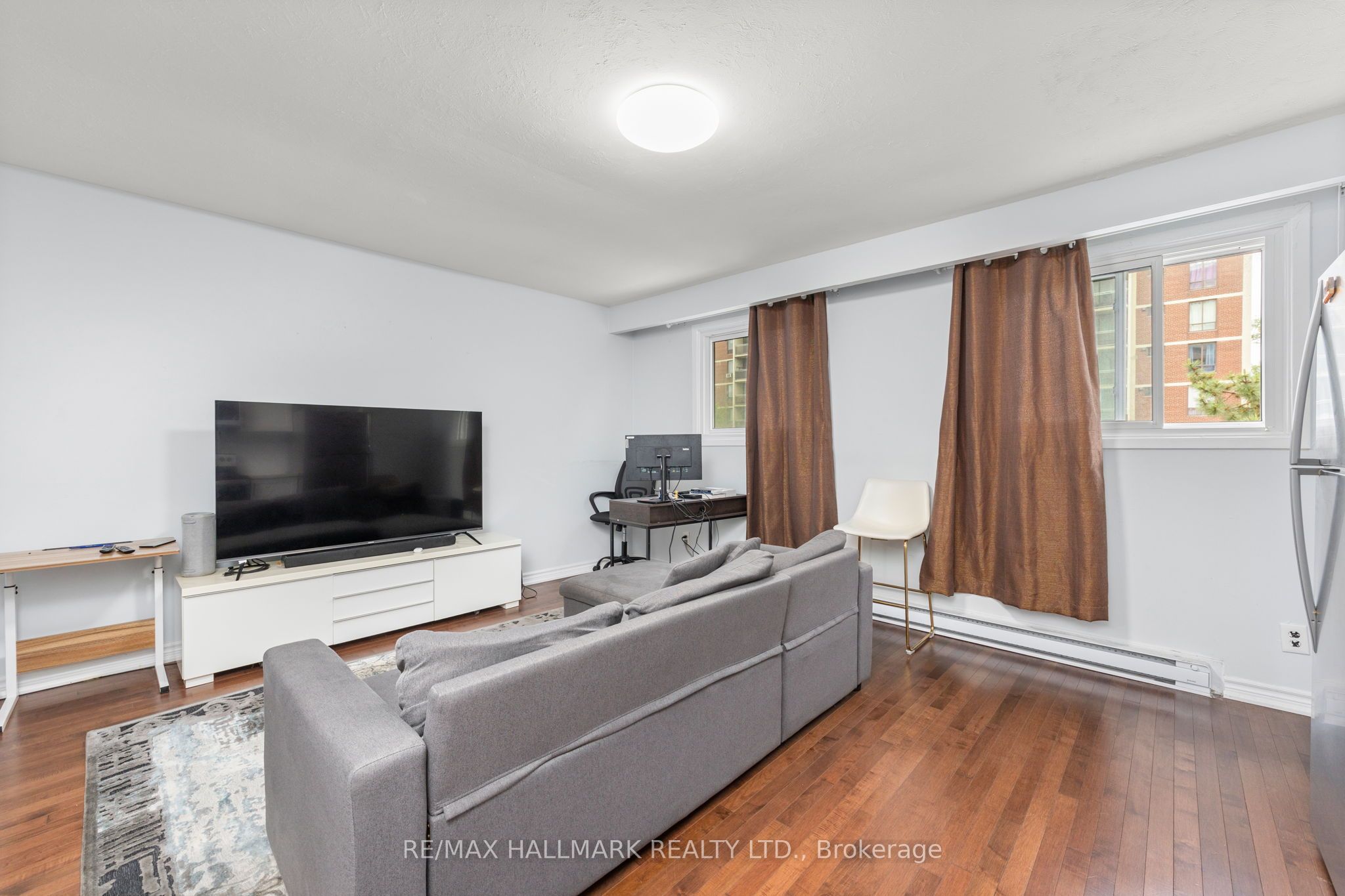 82 Halsey Avenue 3, Toronto, ON M4B 1A9 photo 4
