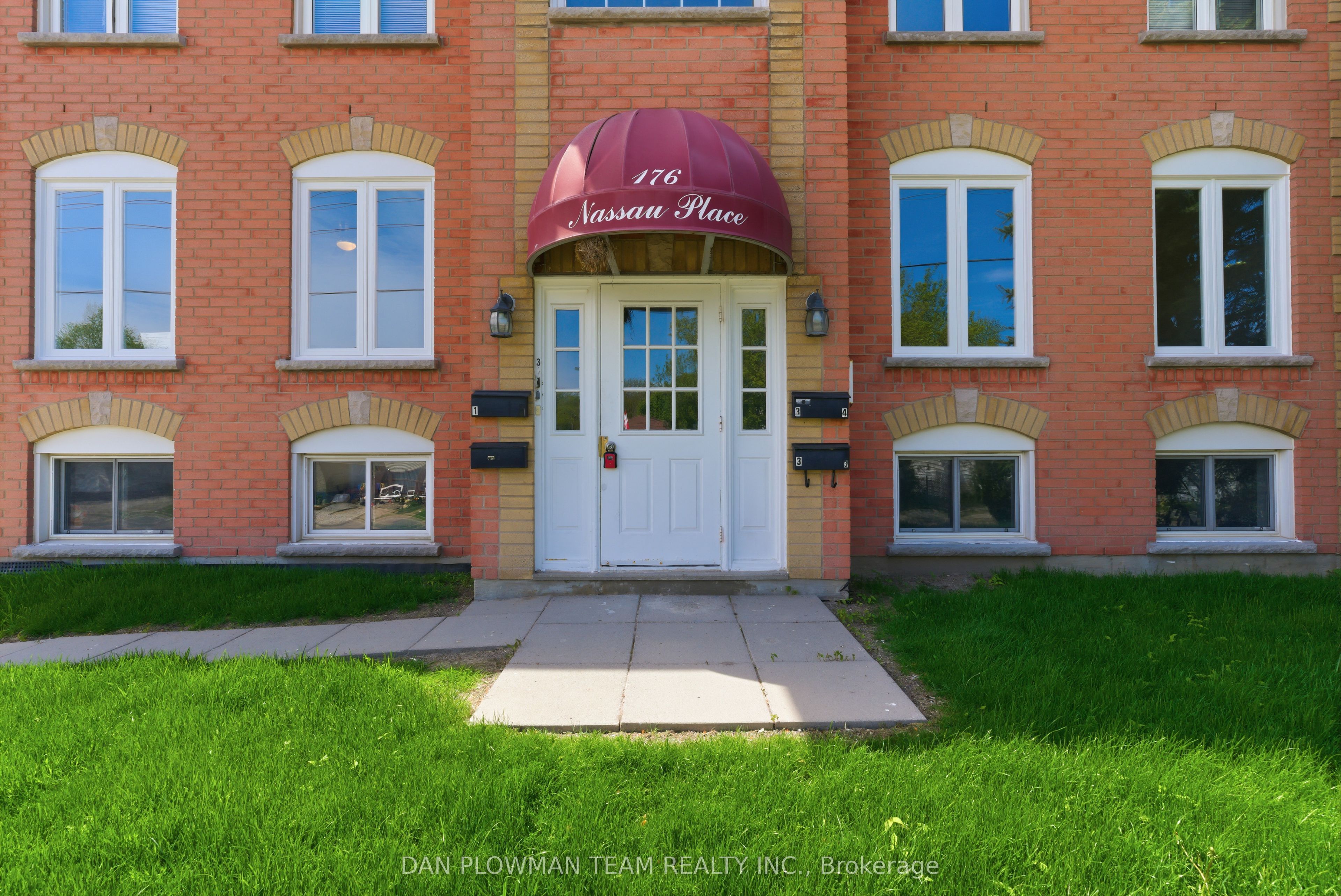 176 Nassau Street, Oshawa, ON L1J 4A5 photo 4