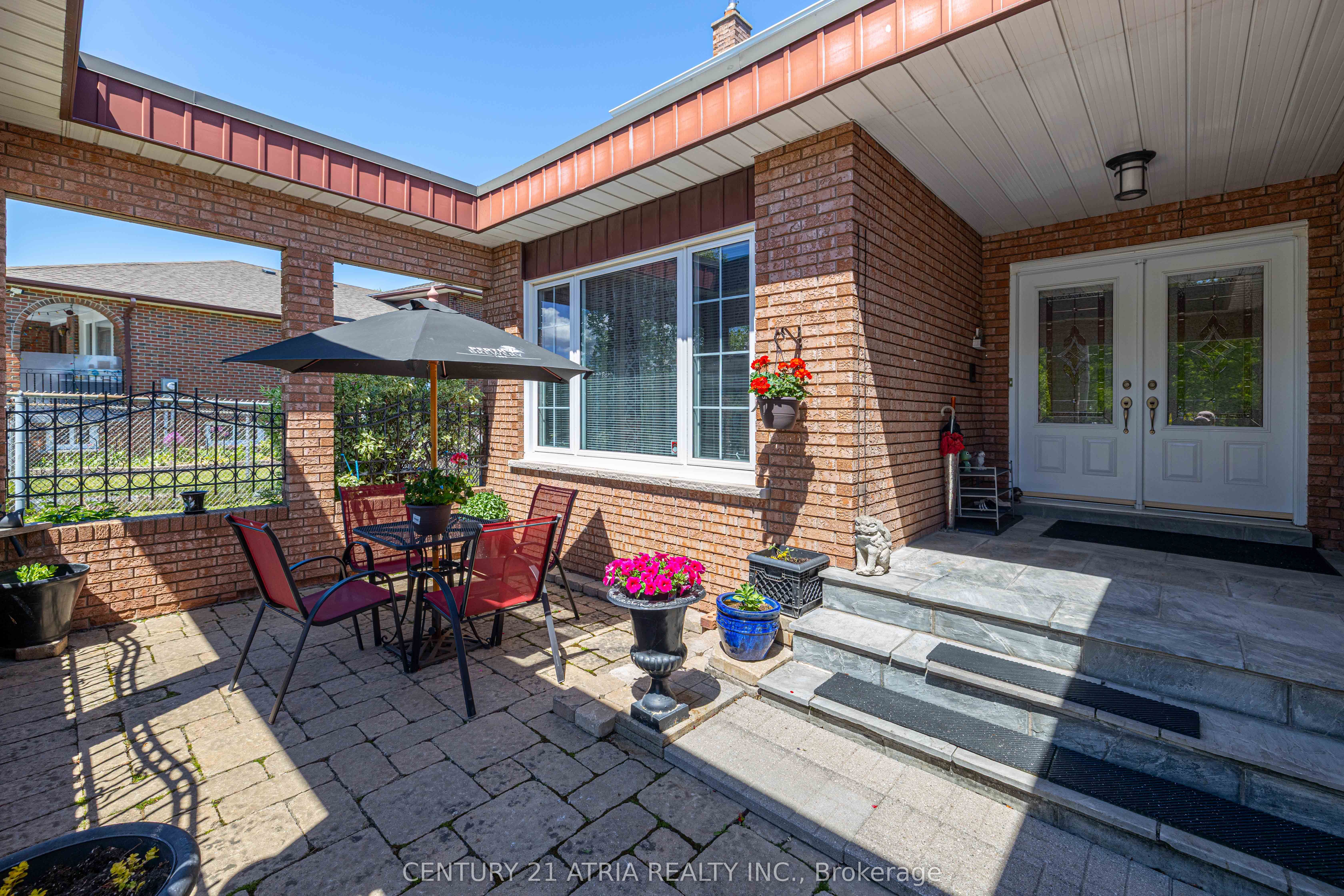 33 Morbank Drive, Toronto, ON M1V 2M1 photo 3