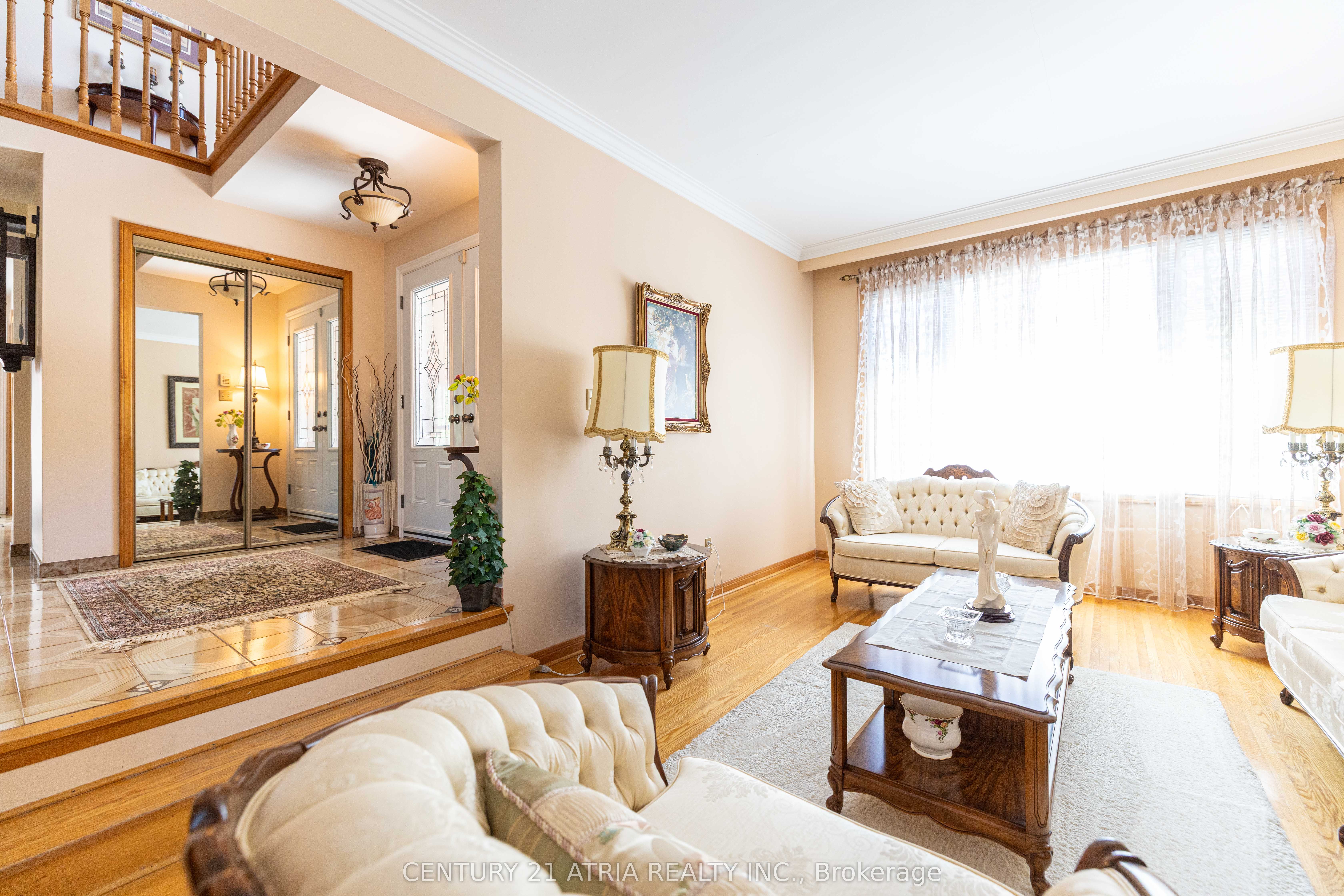 33 Morbank Drive, Toronto, ON M1V 2M1 photo 5