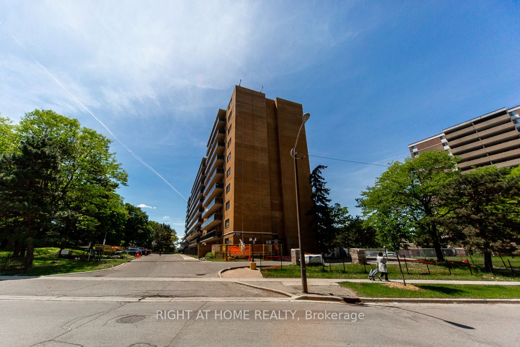 100 Dundalk Drive 315, Toronto, ON M1P 4V2 photo 2