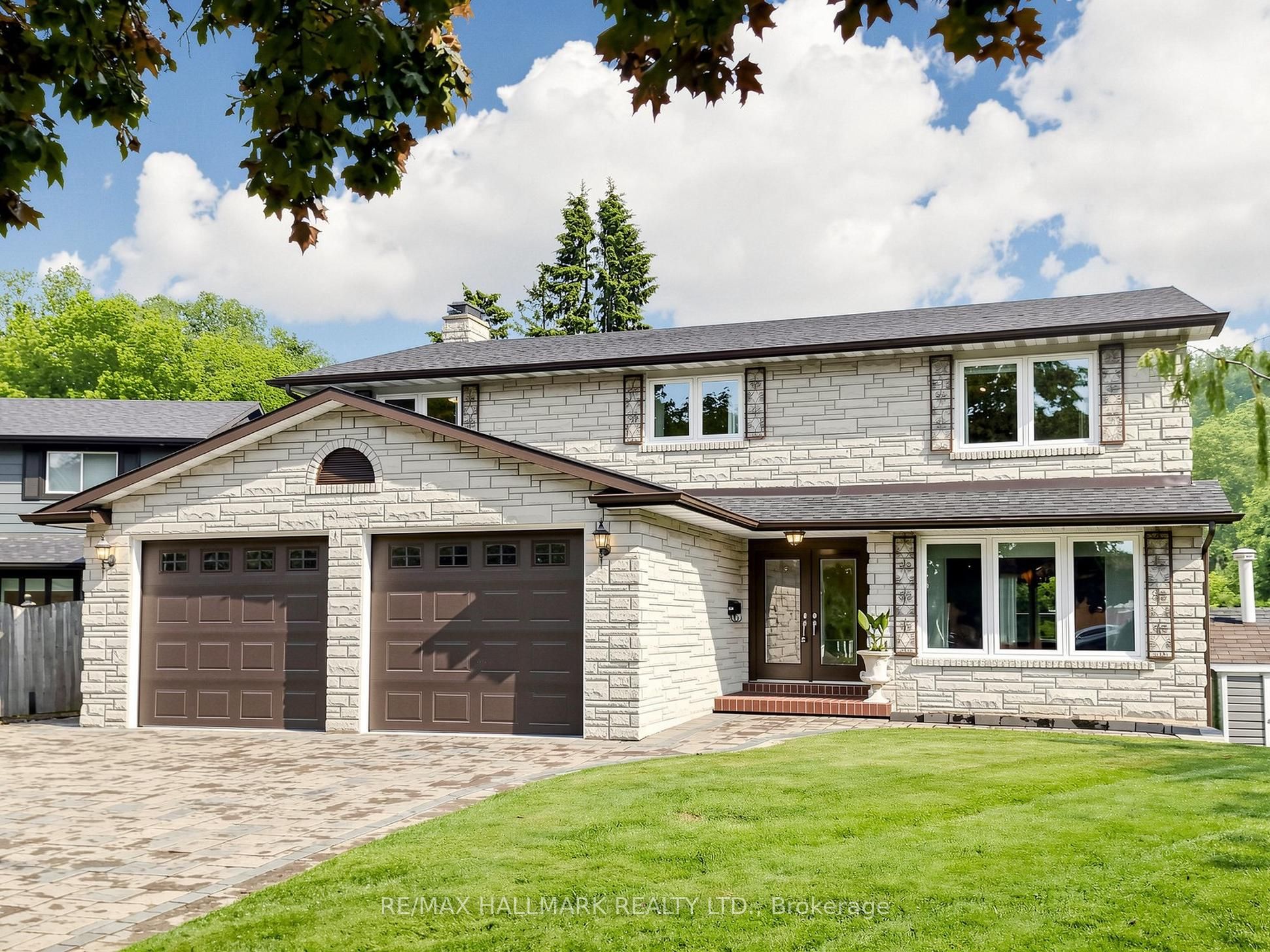 1038 Pinetree Court, Oshawa, ON L1K 1P4