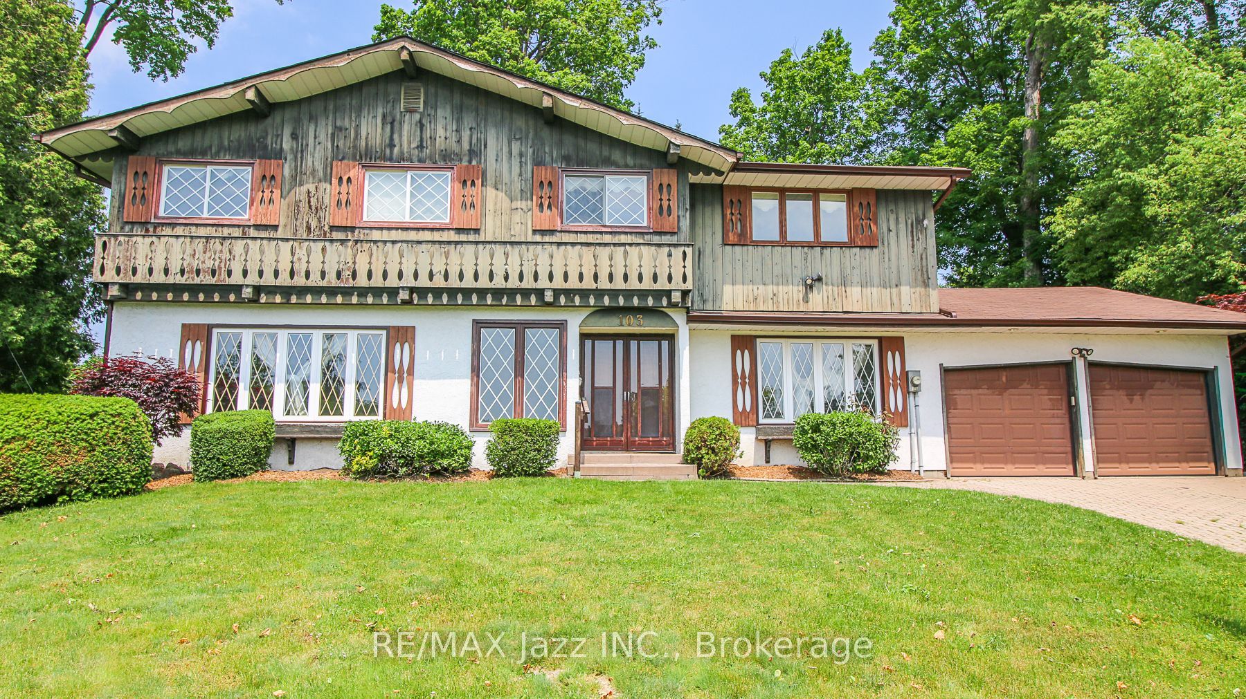 103 Gardenia Court, Oshawa, ON L1G 3G6