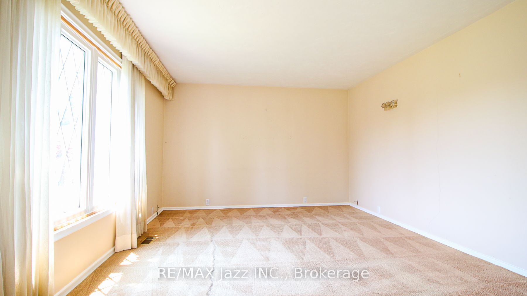103 Gardenia Court, Oshawa, ON L1G 3G6 photo 5