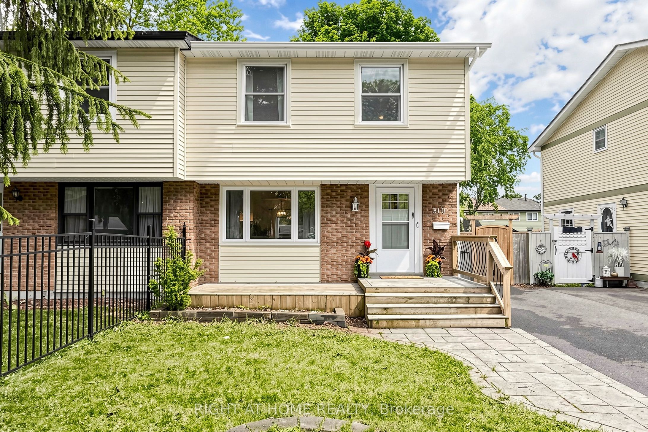 310 Shamrock Court, Oshawa, ON L1J 6X9 photo 3