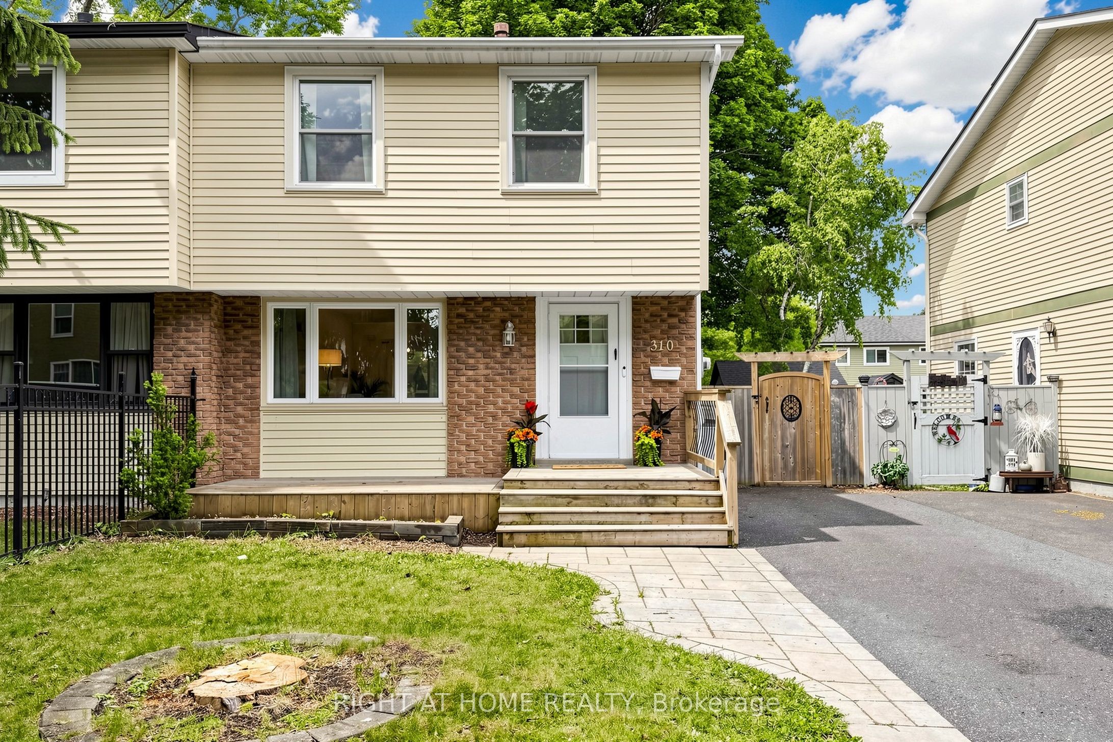 310 Shamrock Court, Oshawa, ON L1J 6X9 photo 4