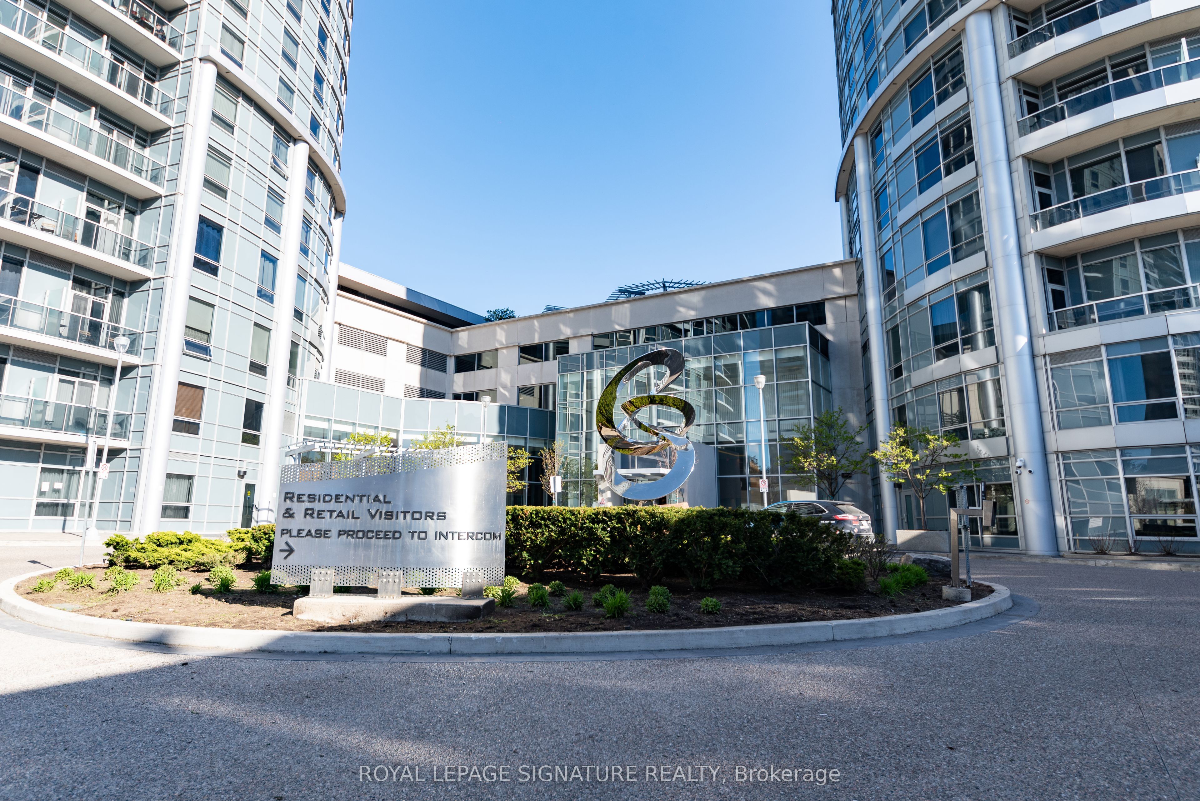 135 Village Green Square 1423, Toronto, ON M1S 0G4 photo 3