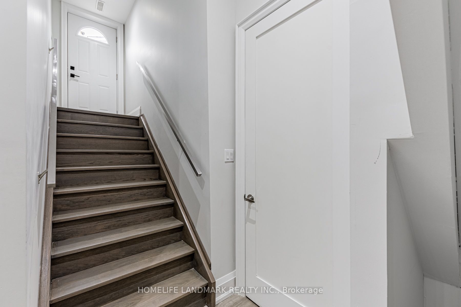 146 Pitt Avenue Lower, Toronto, ON M1L 2R9 photo 3