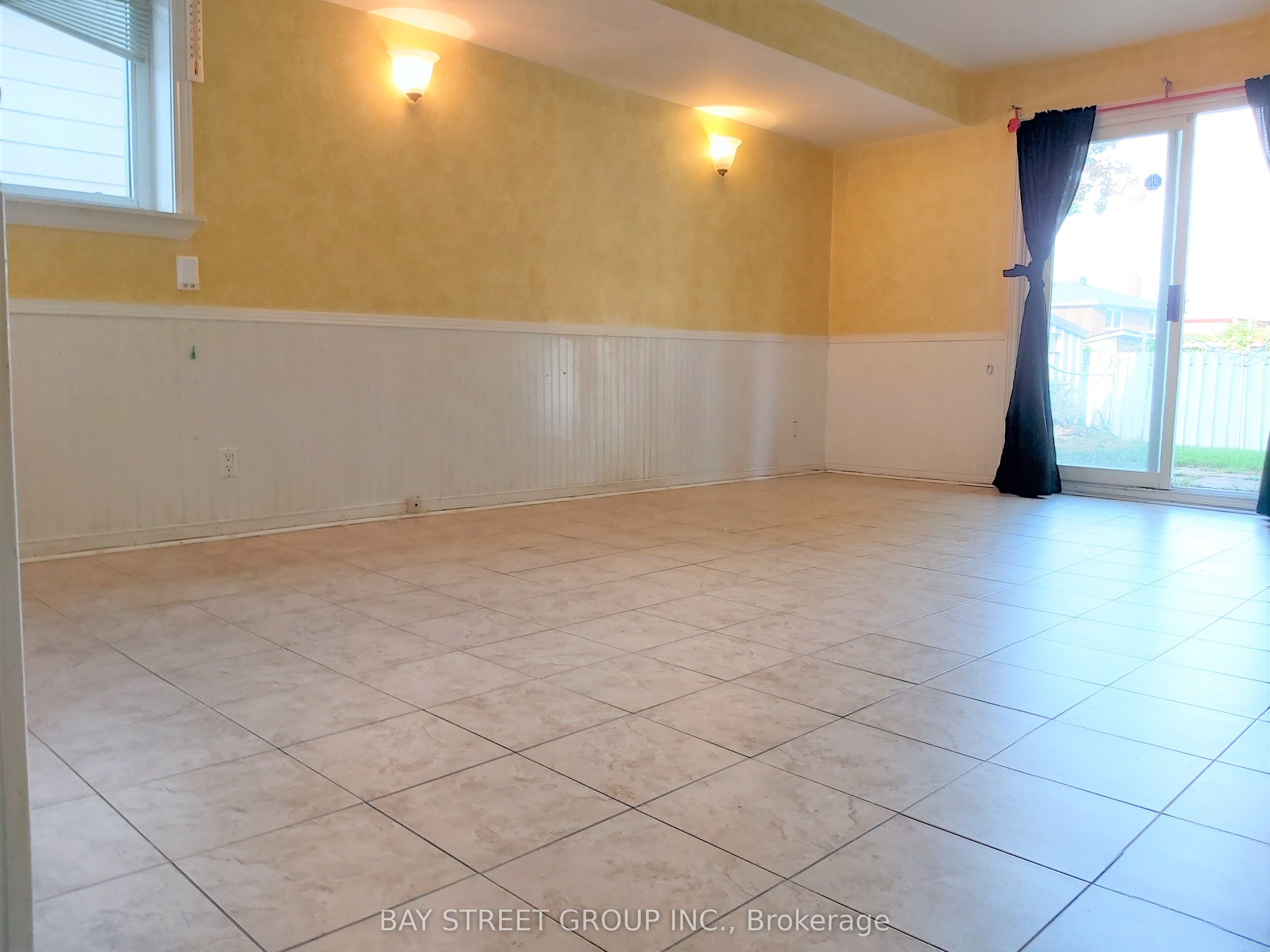 72 Parkdene Court E (Lower), Toronto, ON M1W 2J3 photo 4