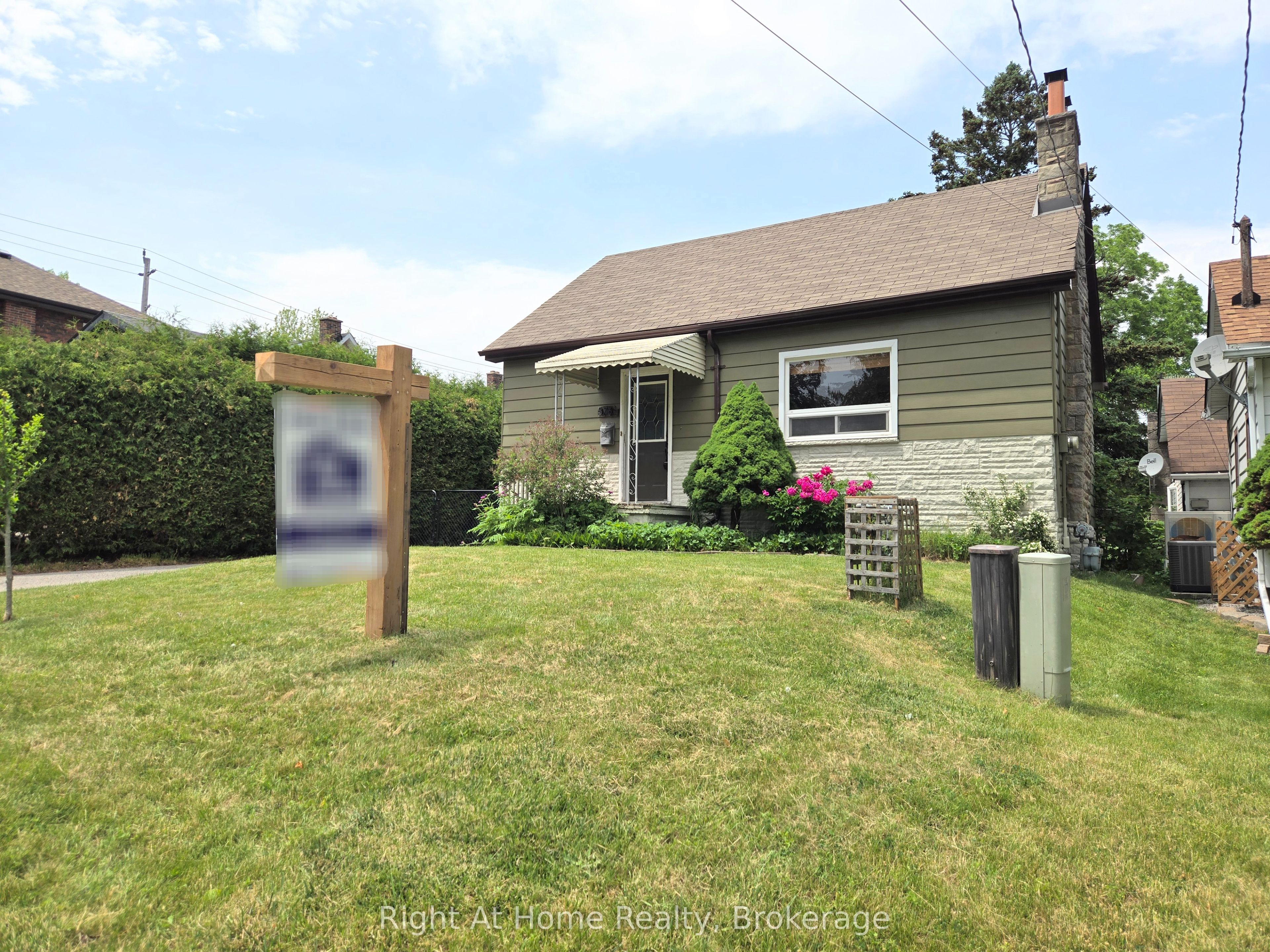 376 Colborne Street E, Oshawa, ON L1G 1N1 photo 2