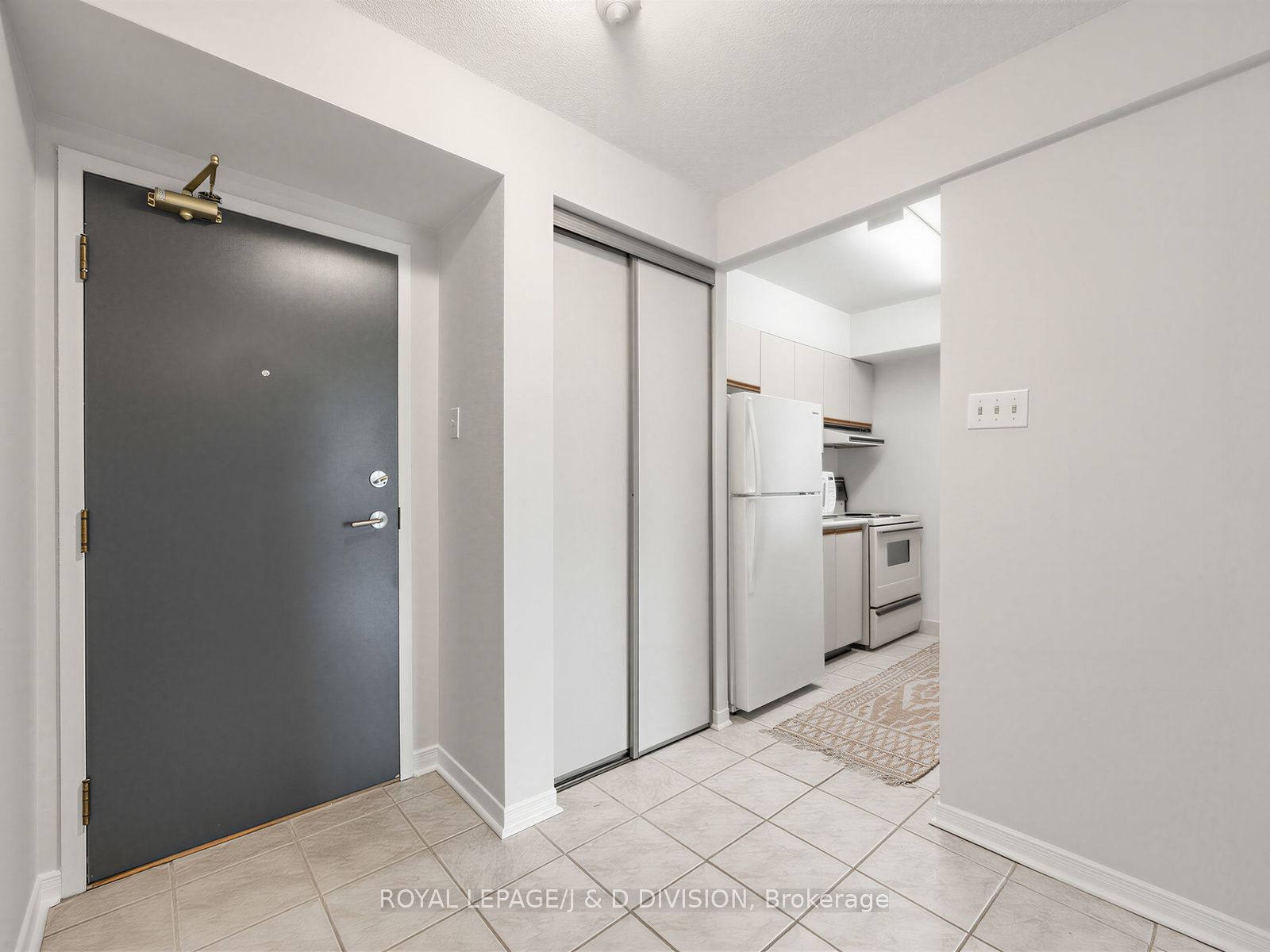 1665 Pickering Parkway 211, Pickering, ON L1V 6L4 photo 2