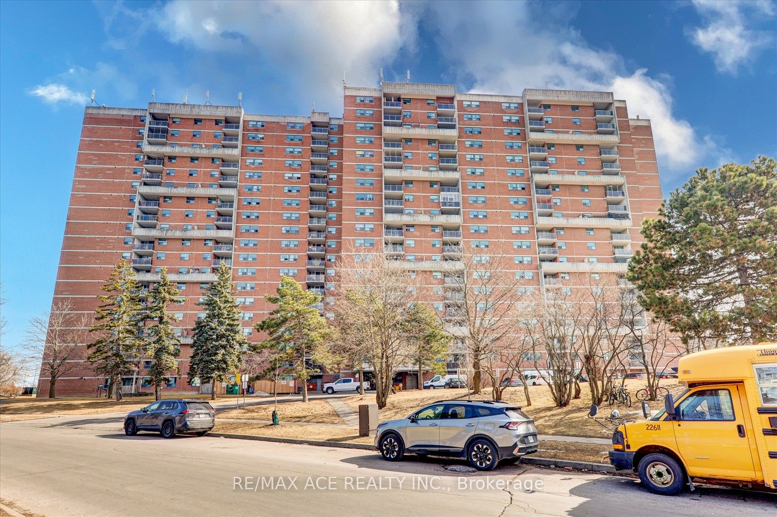 100 Wingarden Court 1414, Toronto, ON M1B 2P4 photo 3