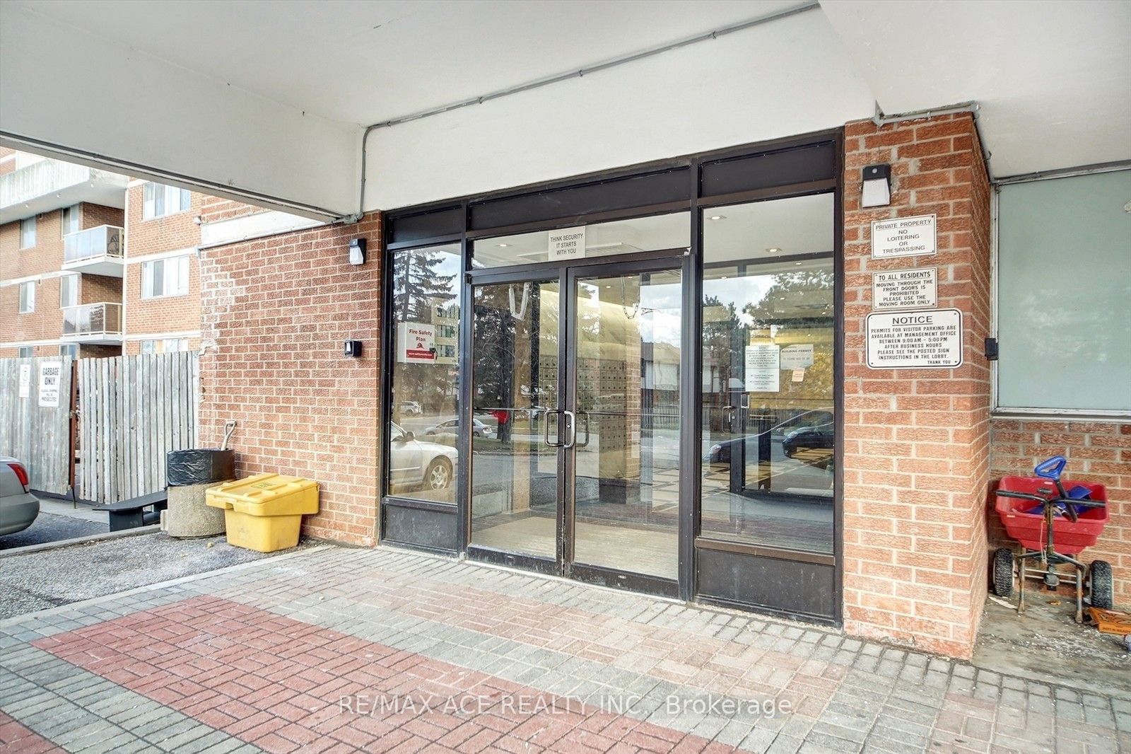 100 Wingarden Court 1414, Toronto, ON M1B 2P4 photo 5