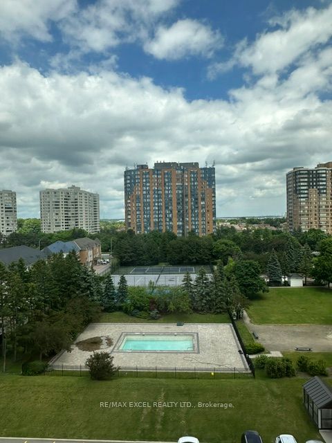 300 Alton Towers Circle 806, Toronto, ON M1V 4X9