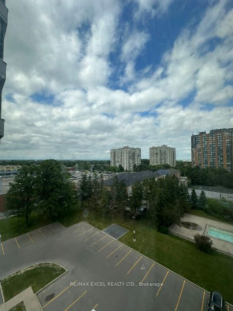 300 Alton Towers Circle 806, Toronto, ON M1V 4X9 photo 2