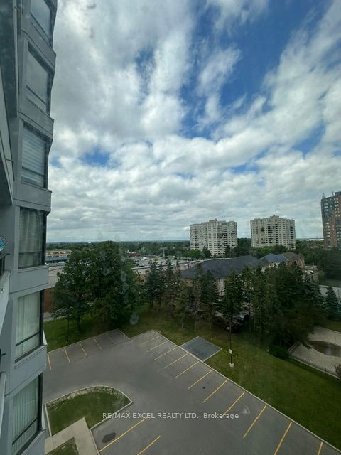 300 Alton Towers Circle 806, Toronto, ON M1V 4X9 photo 3