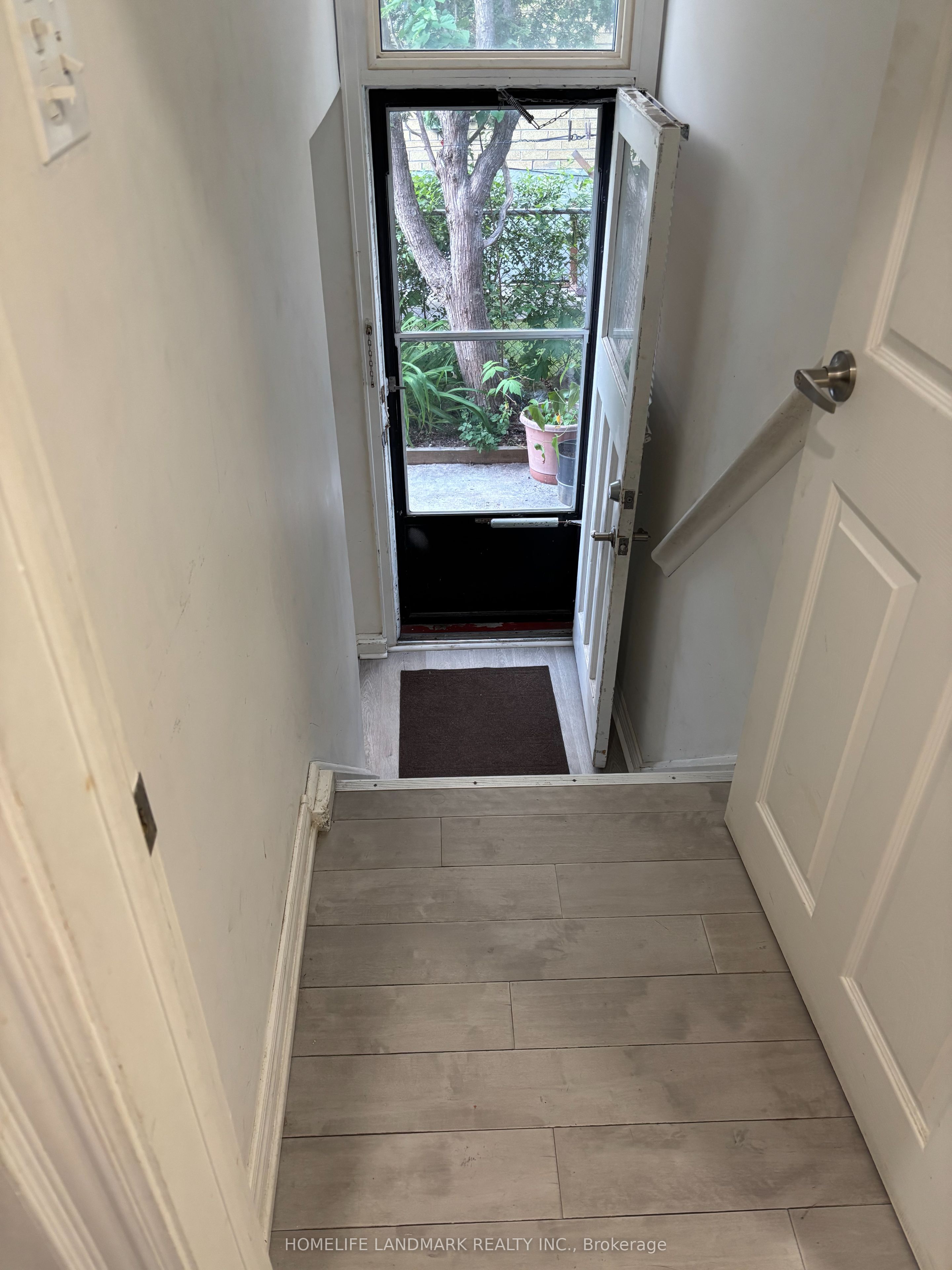 36 Neddie Drive ( Lower ), Toronto, ON M1T 2T1 photo 2