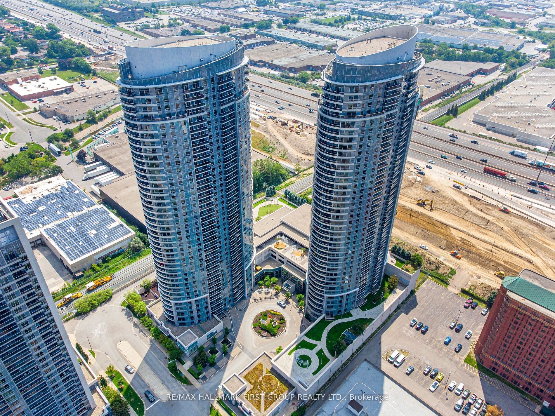 125 Village Green Square 1409, Toronto, ON M1S 0G3 photo 2