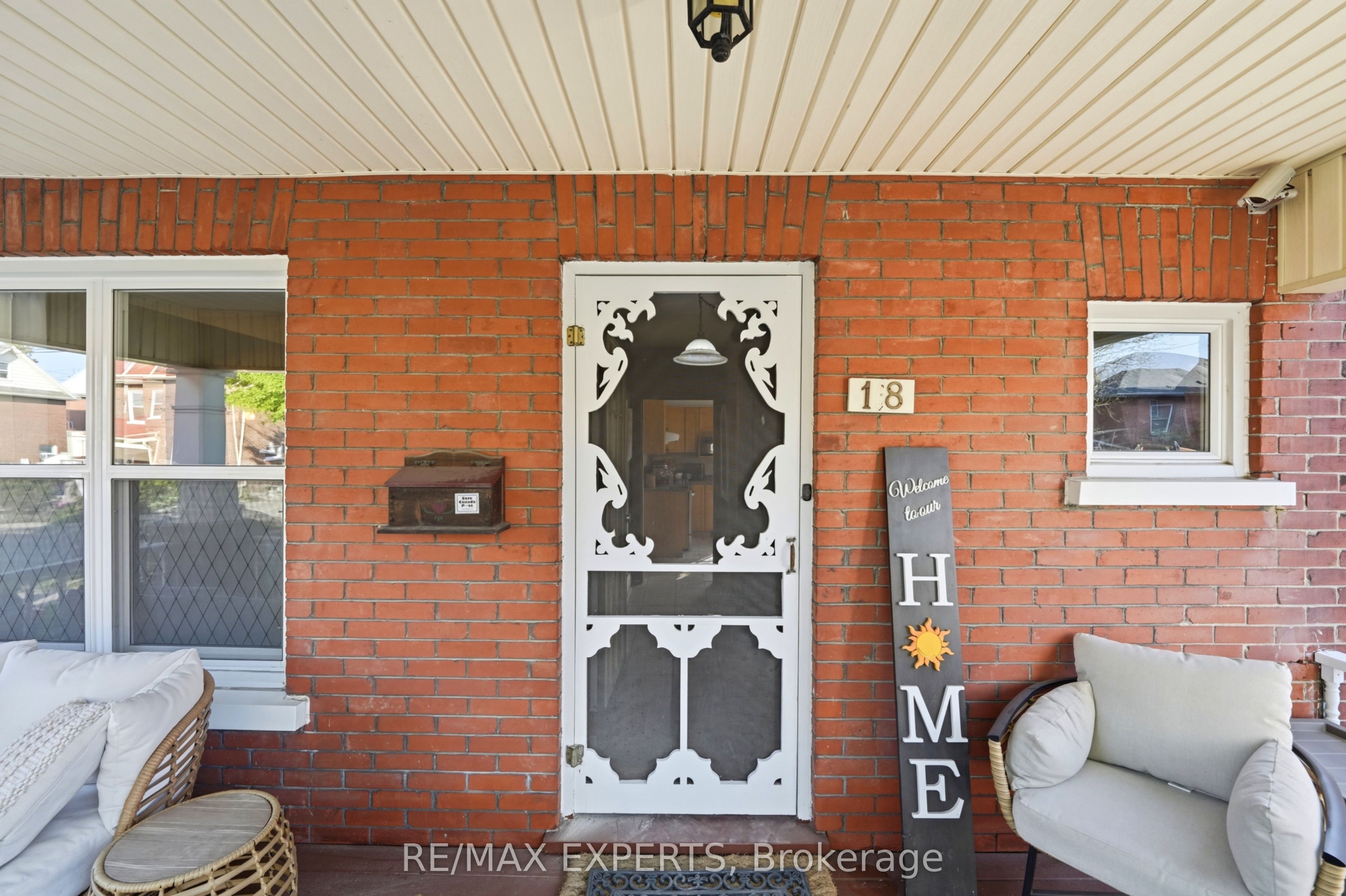 18 Rowe Street, Oshawa, ON L1H 5P5 photo 3