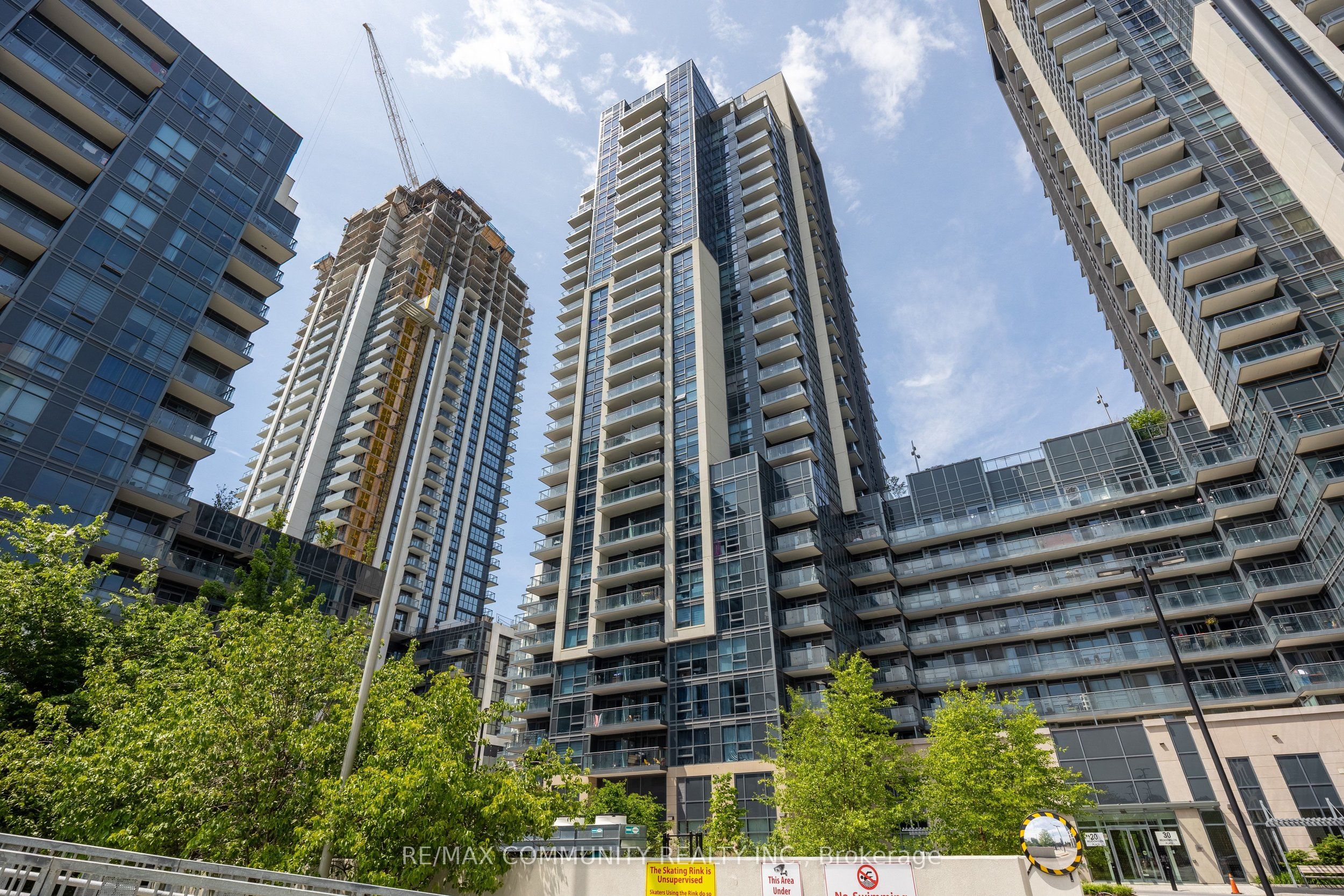 20 Meadowglen Place 429, Toronto, ON M1G 0A9