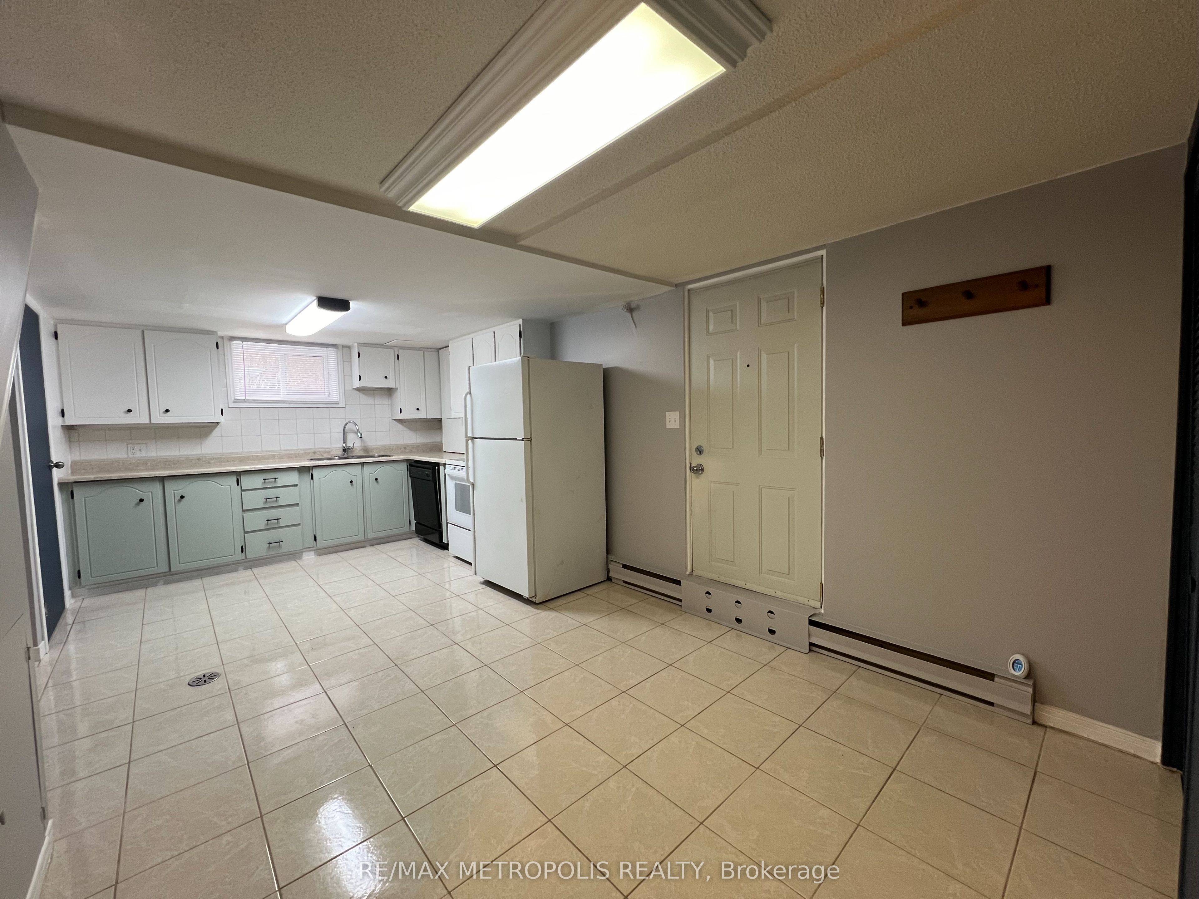 1101 King Street BSMT, Whitby, ON L1N 5A9 photo 2