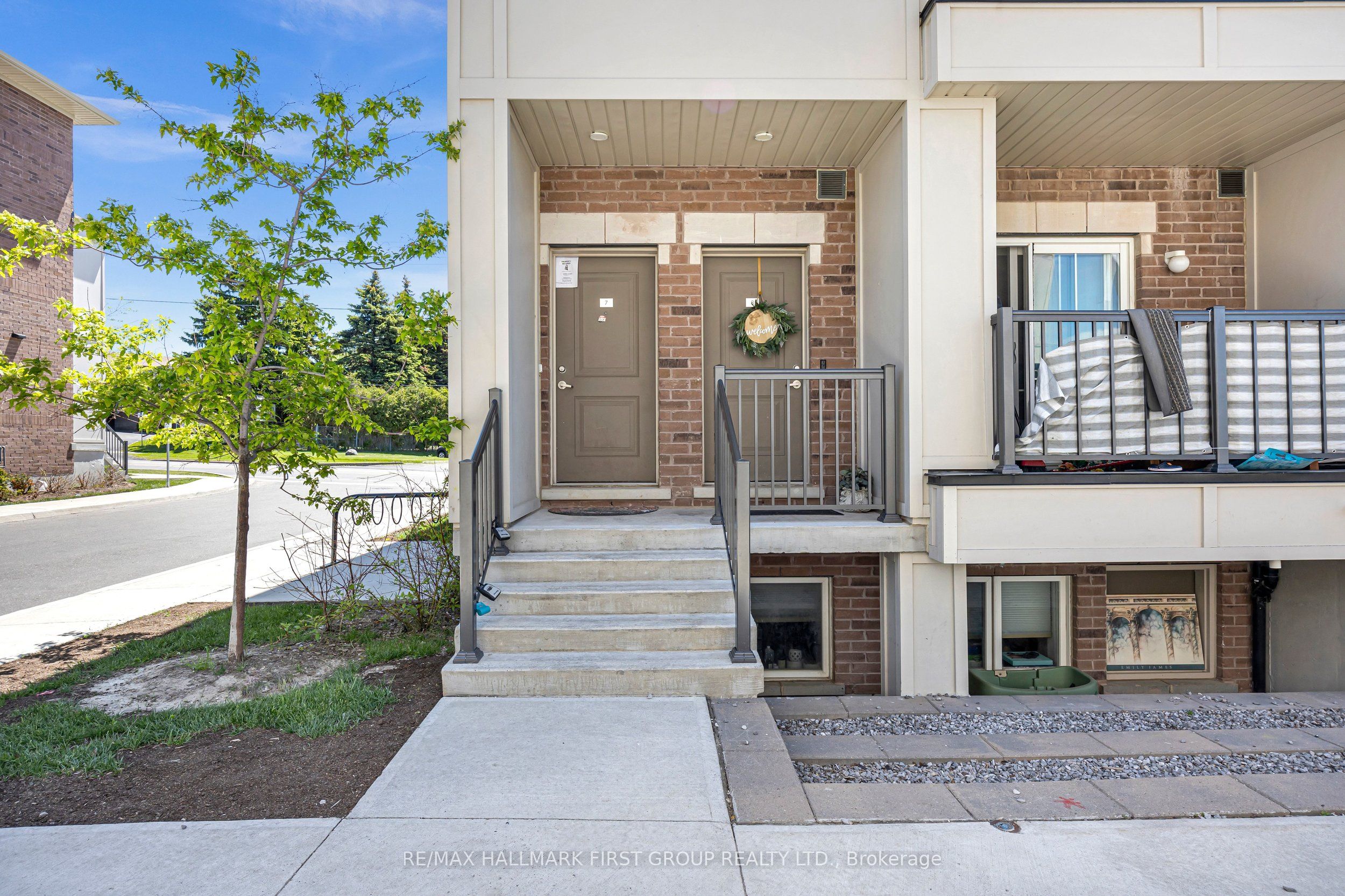 490 Beresford Path 7, Oshawa, ON L1H 0B2