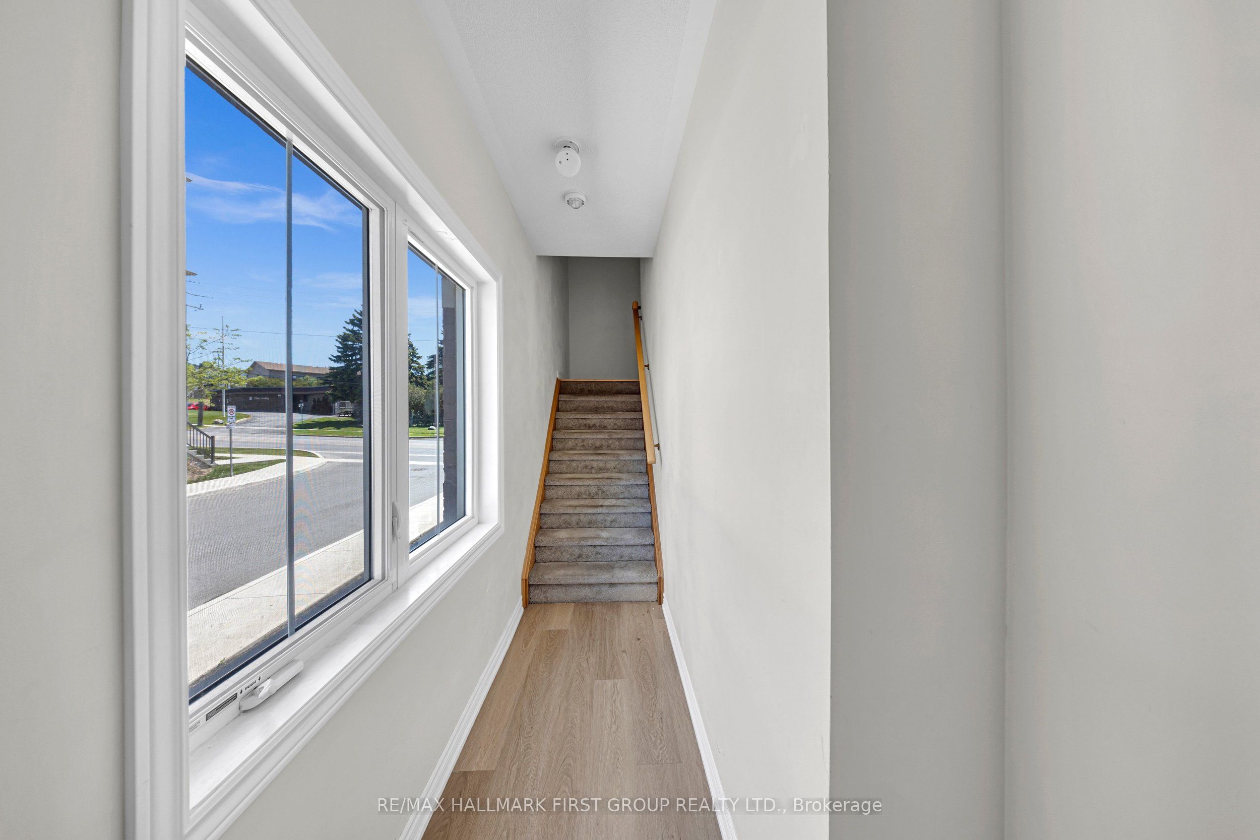 490 Beresford Path 7, Oshawa, ON L1H 0B2 photo 3