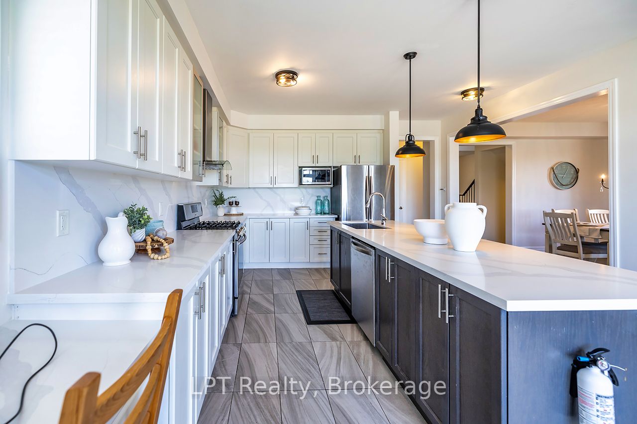 35 Purdy Place, Clarington, ON L1C 0V2 photo 3