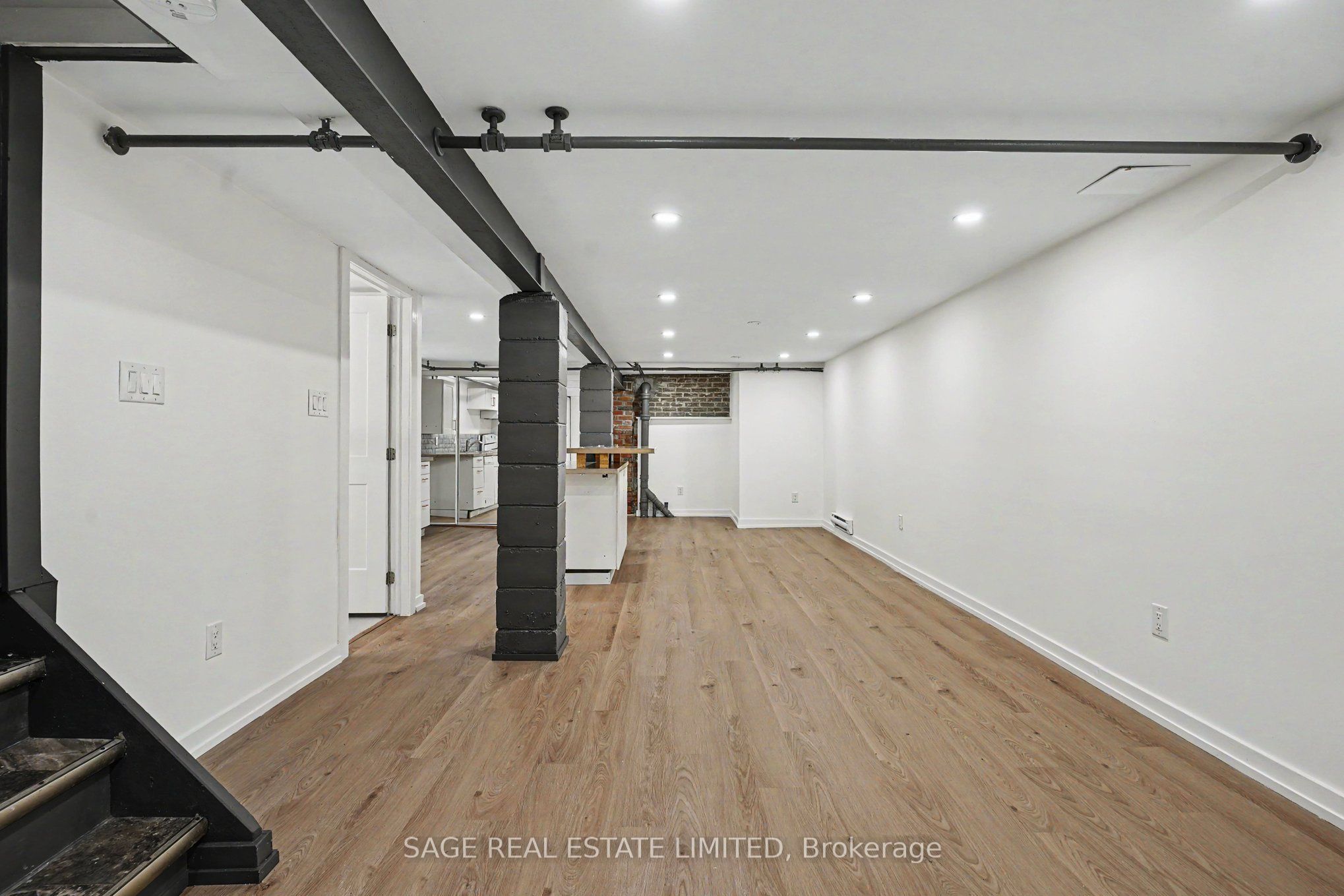10 Fir Avenue 5, Toronto, ON M4E 1B5 photo 4