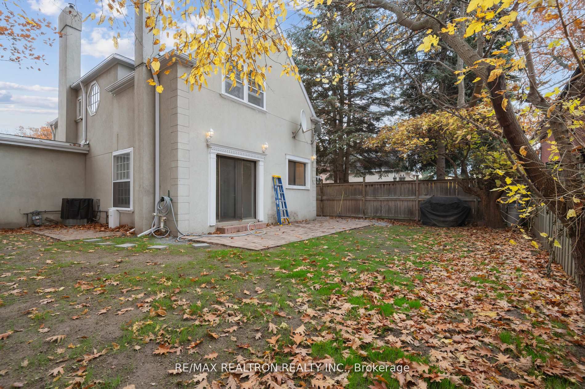6 Woodvale Crescent, Toronto, ON M4C 5N5 photo 4