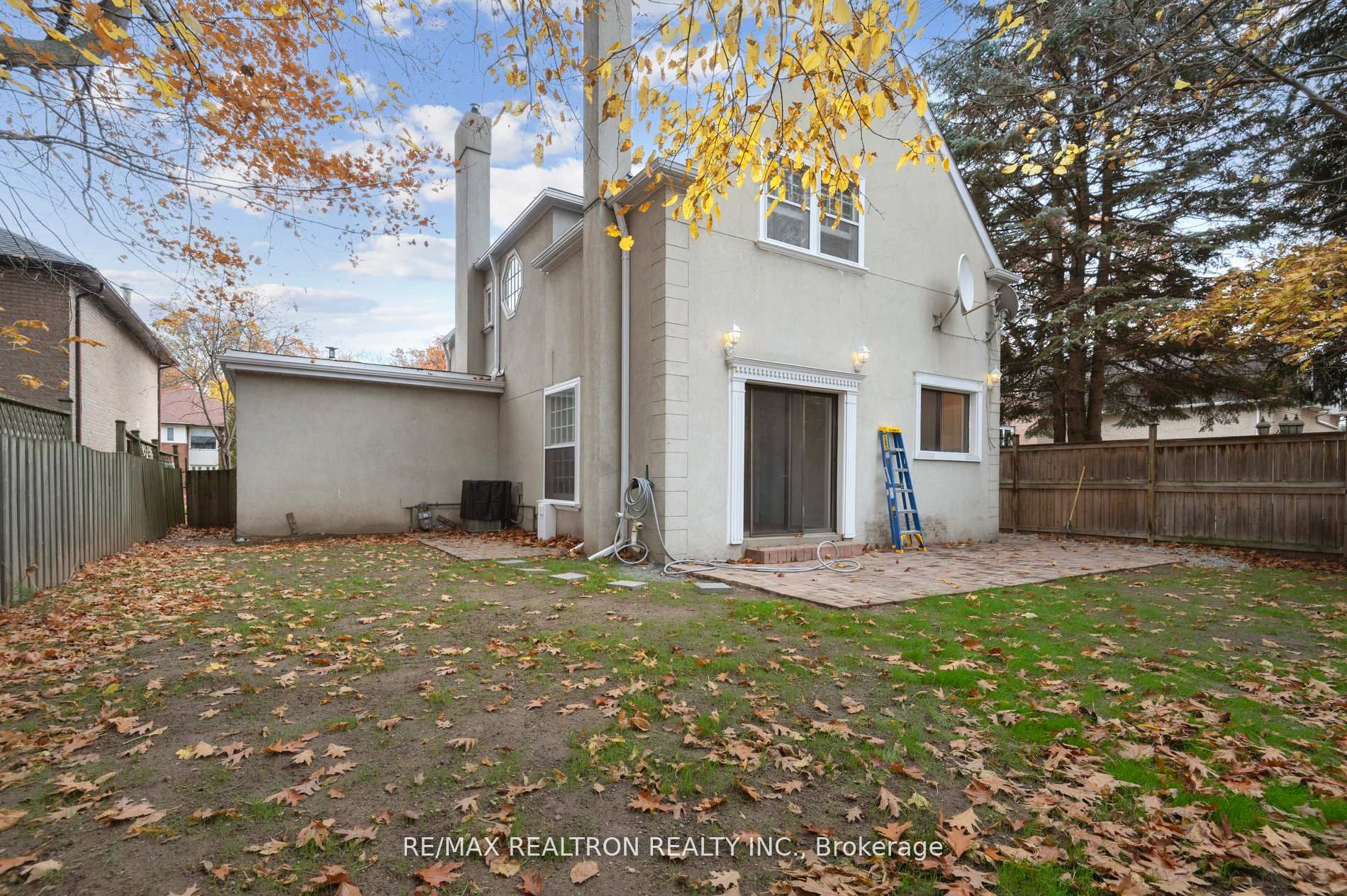 6 Woodvale Crescent, Toronto, ON M4C 5N5 photo 5