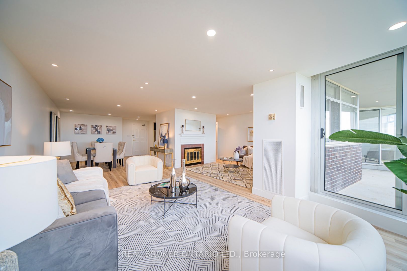 3151 Bridletowne Circle 1901, Toronto, ON M1W 2T1