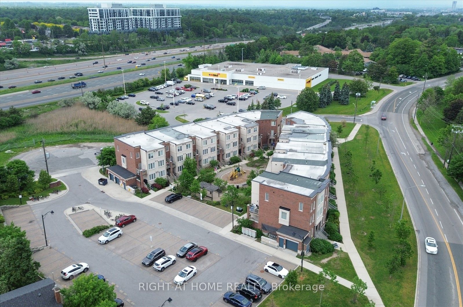 27 Island Road 20, Toronto, ON M1C 0E4 photo 2