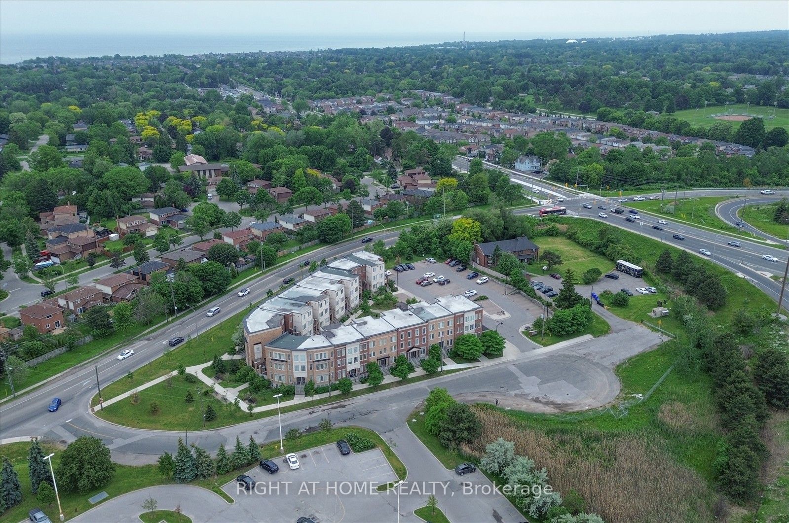 27 Island Road 20, Toronto, ON M1C 0E4 photo 3