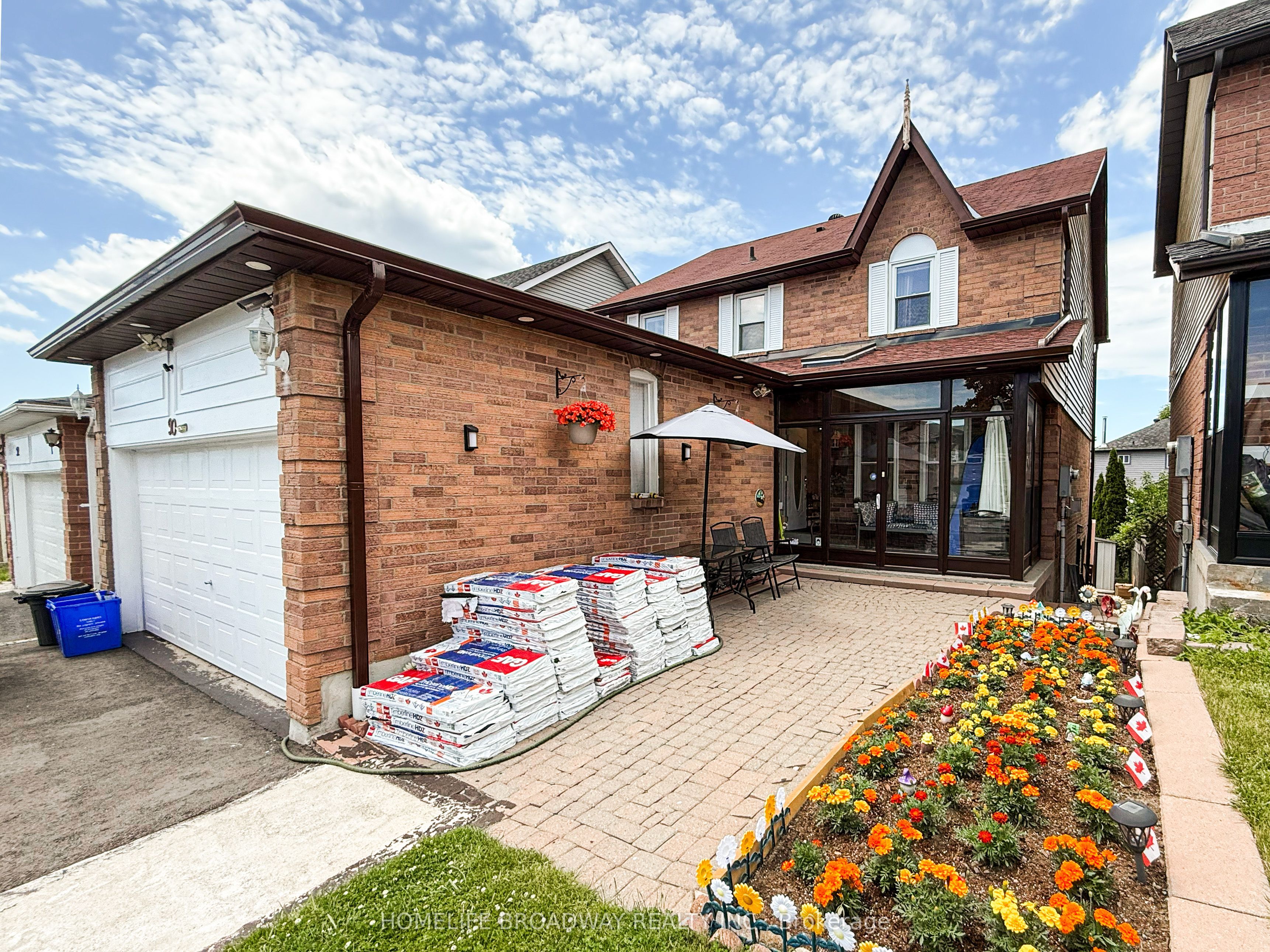 90 Chapman Drive, Ajax, ON L1T 3E6 photo 2