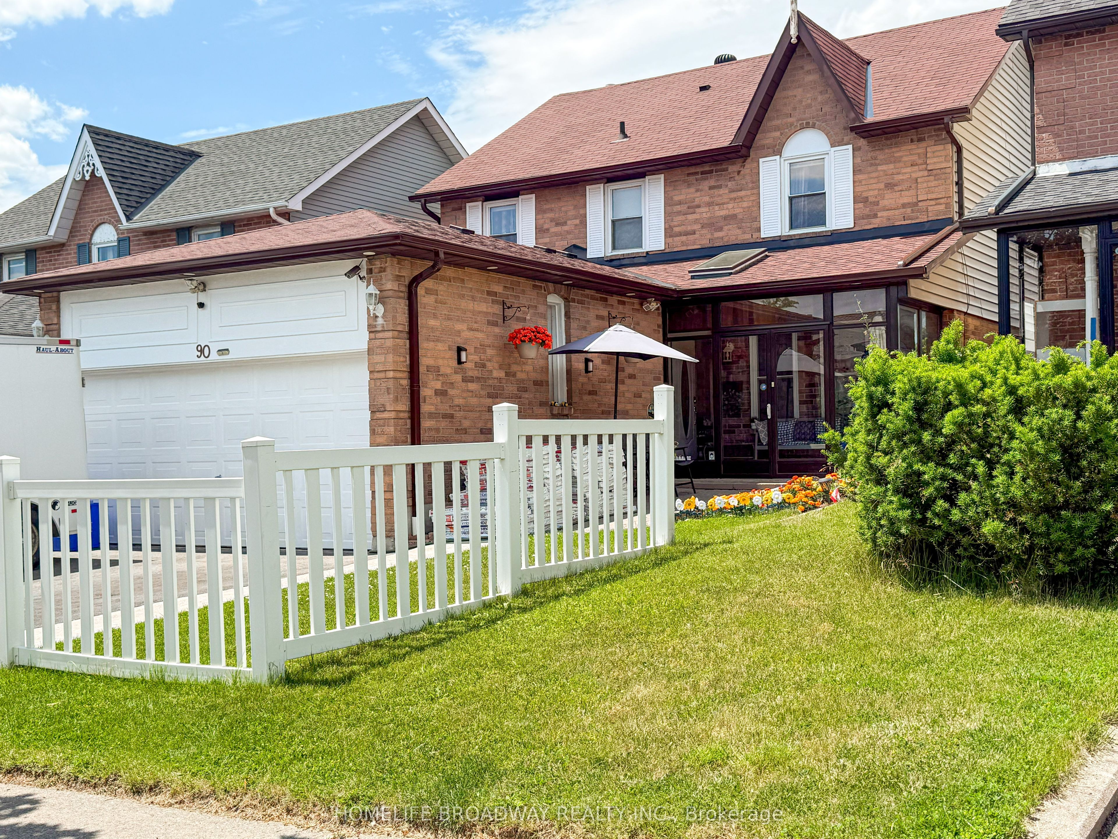 90 Chapman Drive, Ajax, ON L1T 3E6 photo 3