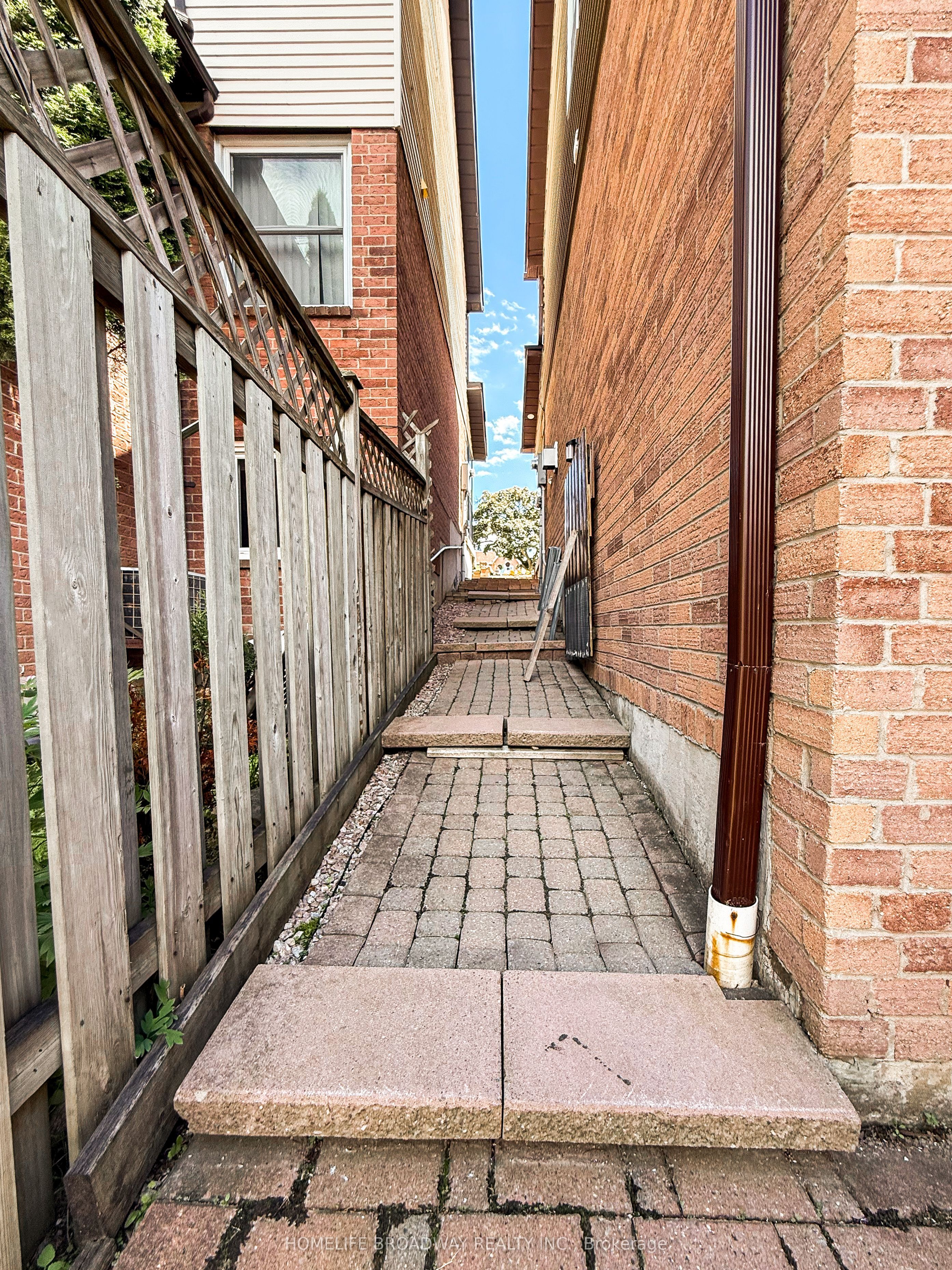 90 Chapman Drive, Ajax, ON L1T 3E6 photo 5
