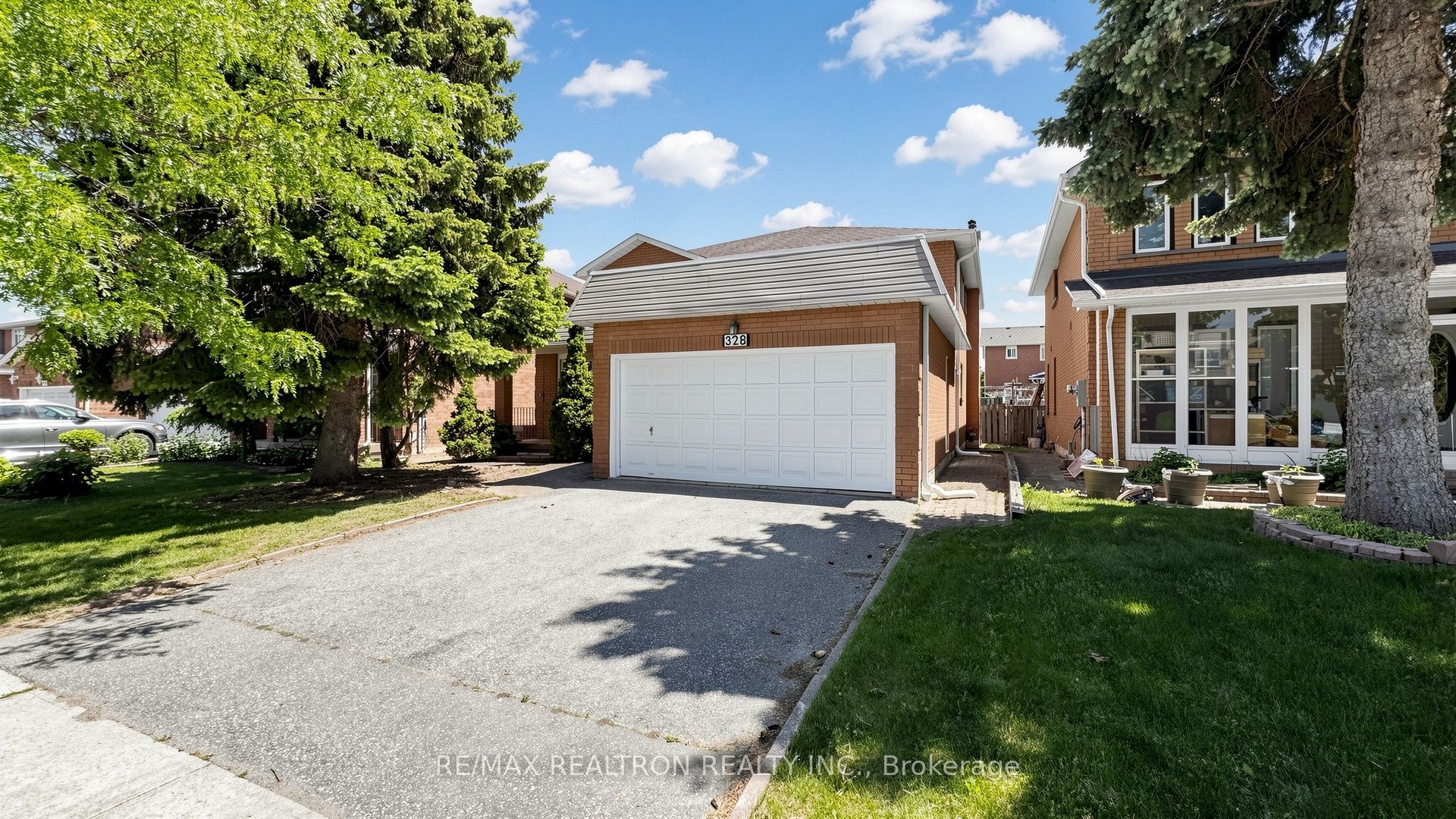 328 Goldhawk Trail, Toronto, ON M1V 4H1