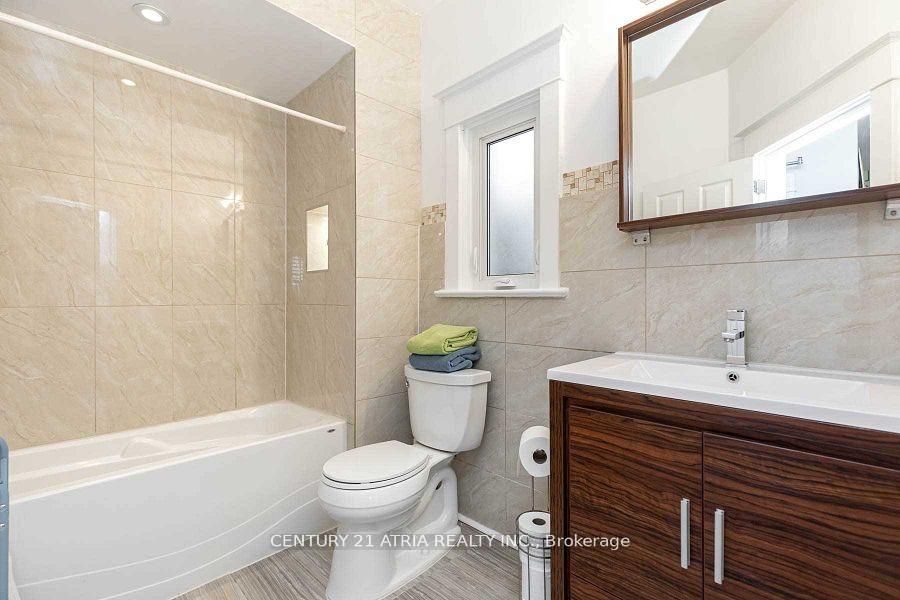 639 Mortimer Avenue, Toronto, ON M4C 2J9 photo 3