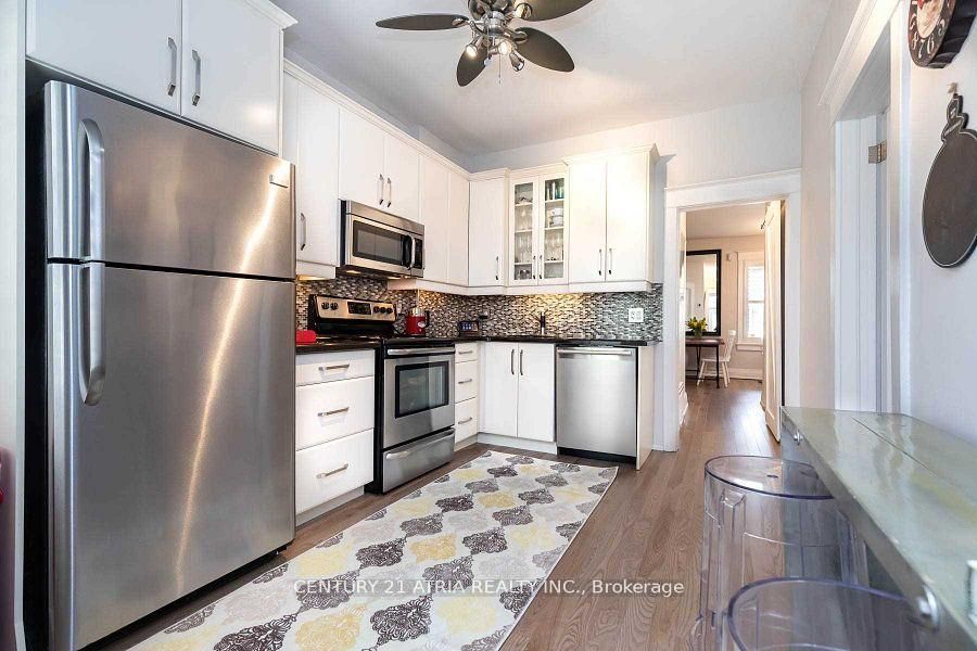 639 Mortimer Avenue, Toronto, ON M4C 2J9 photo 4