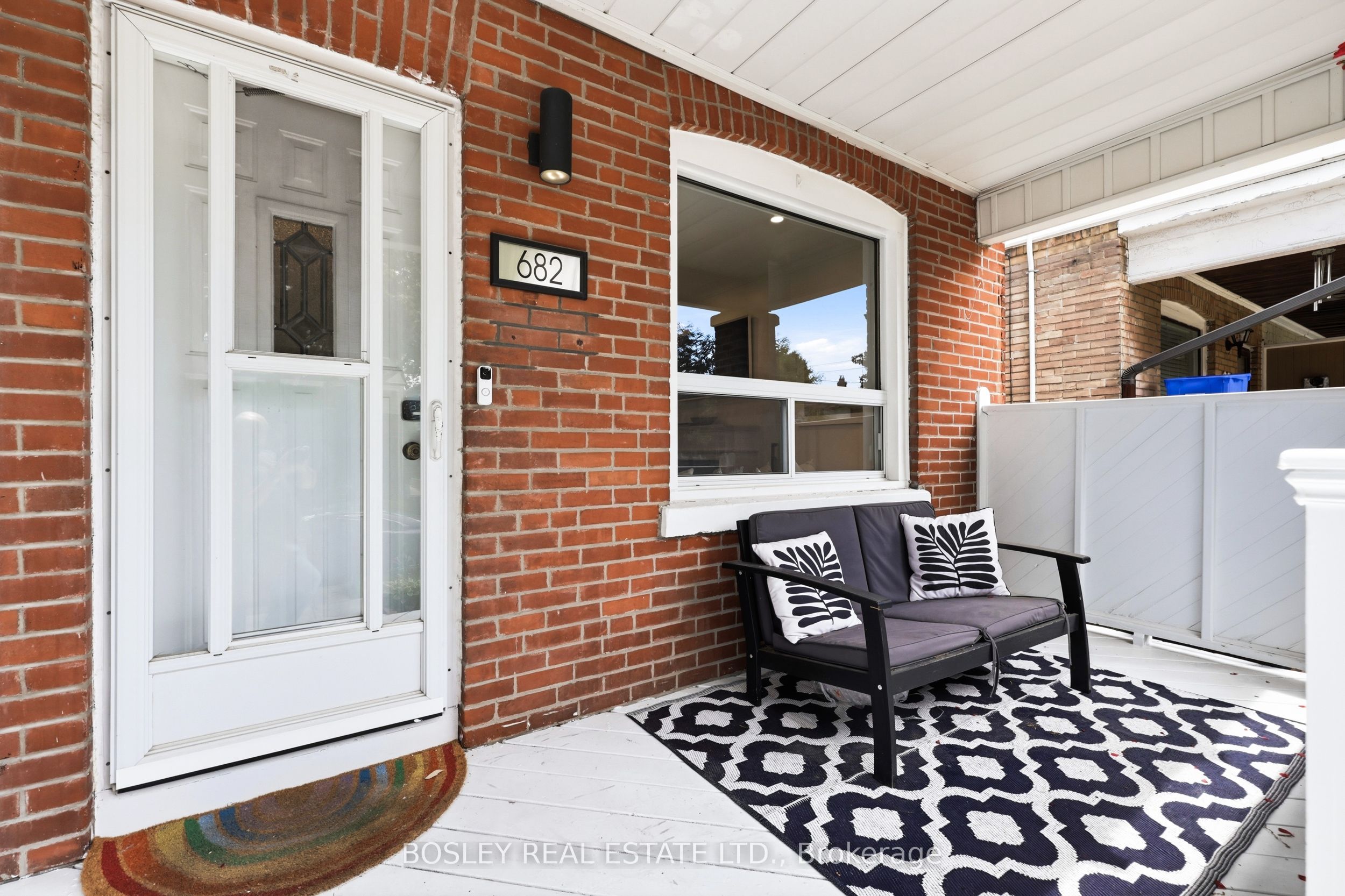 682 Milverton Boulevard, Toronto, ON M4C 1X9 photo 2