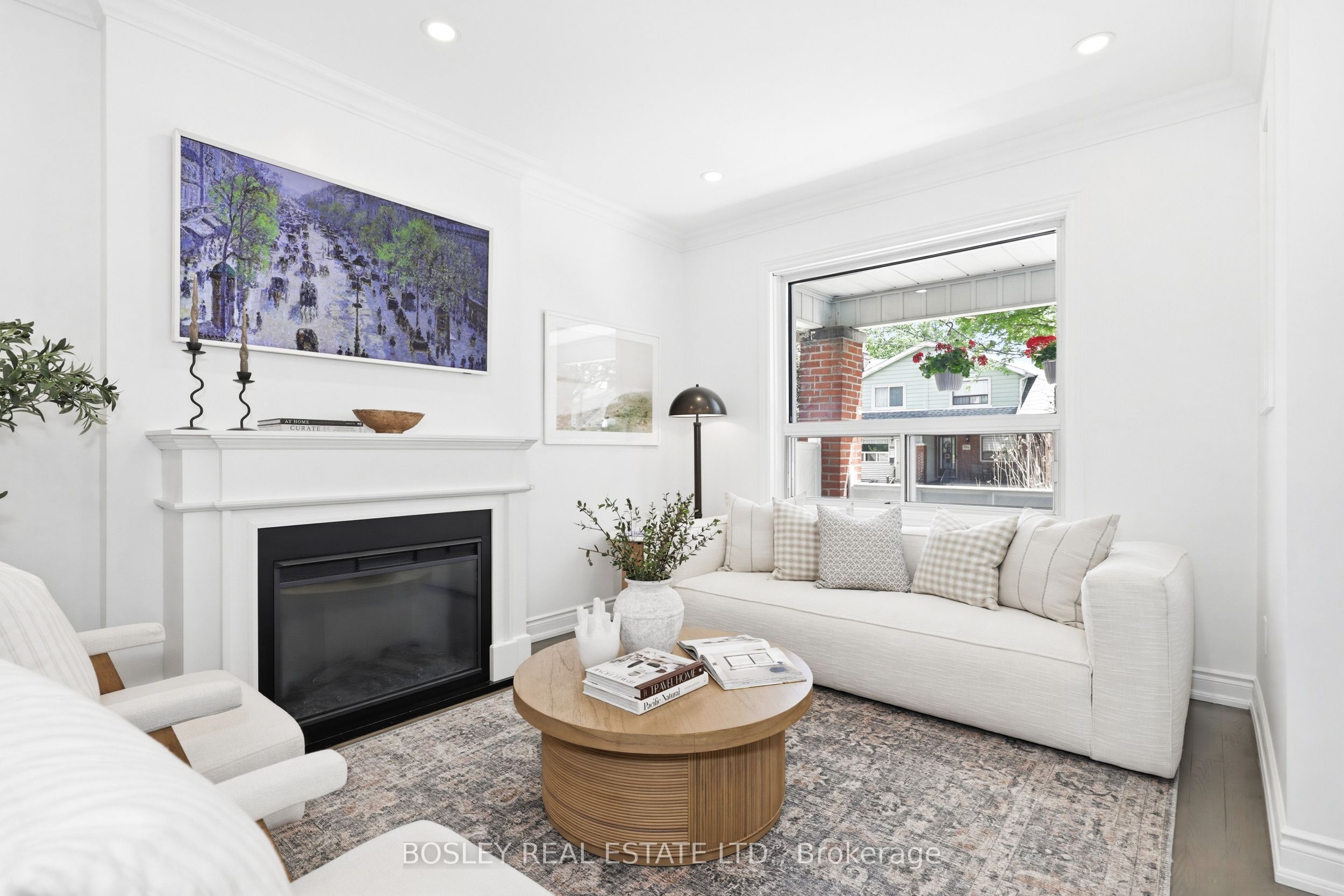 682 Milverton Boulevard, Toronto, ON M4C 1X9 photo 3