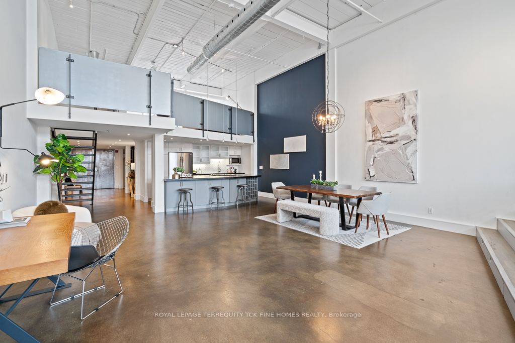 1173 Dundas Street E 225, Toronto, ON M4M 3P1 photo 2