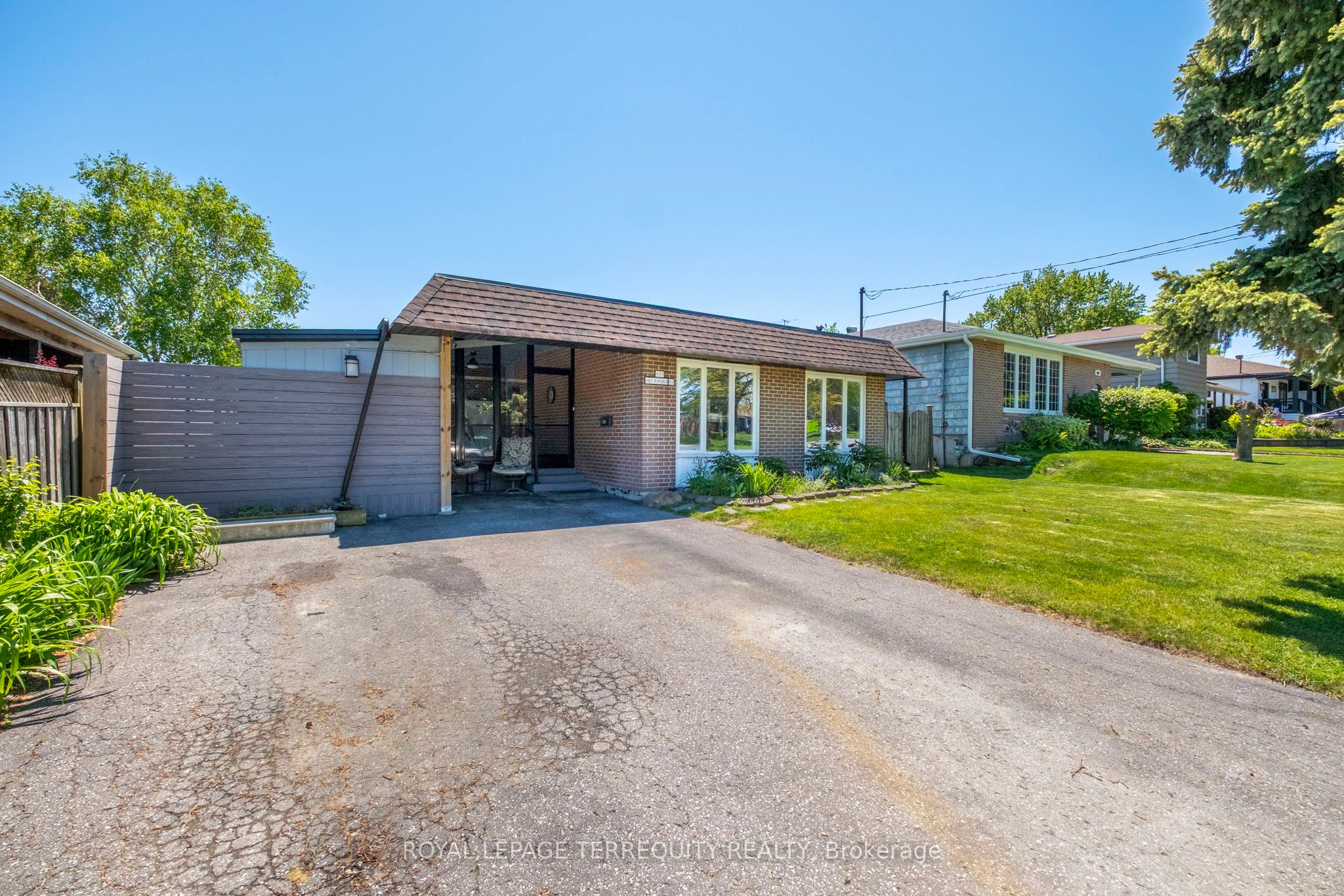 971 Oklahoma Drive, Pickering, ON L1W 2H8 photo 2